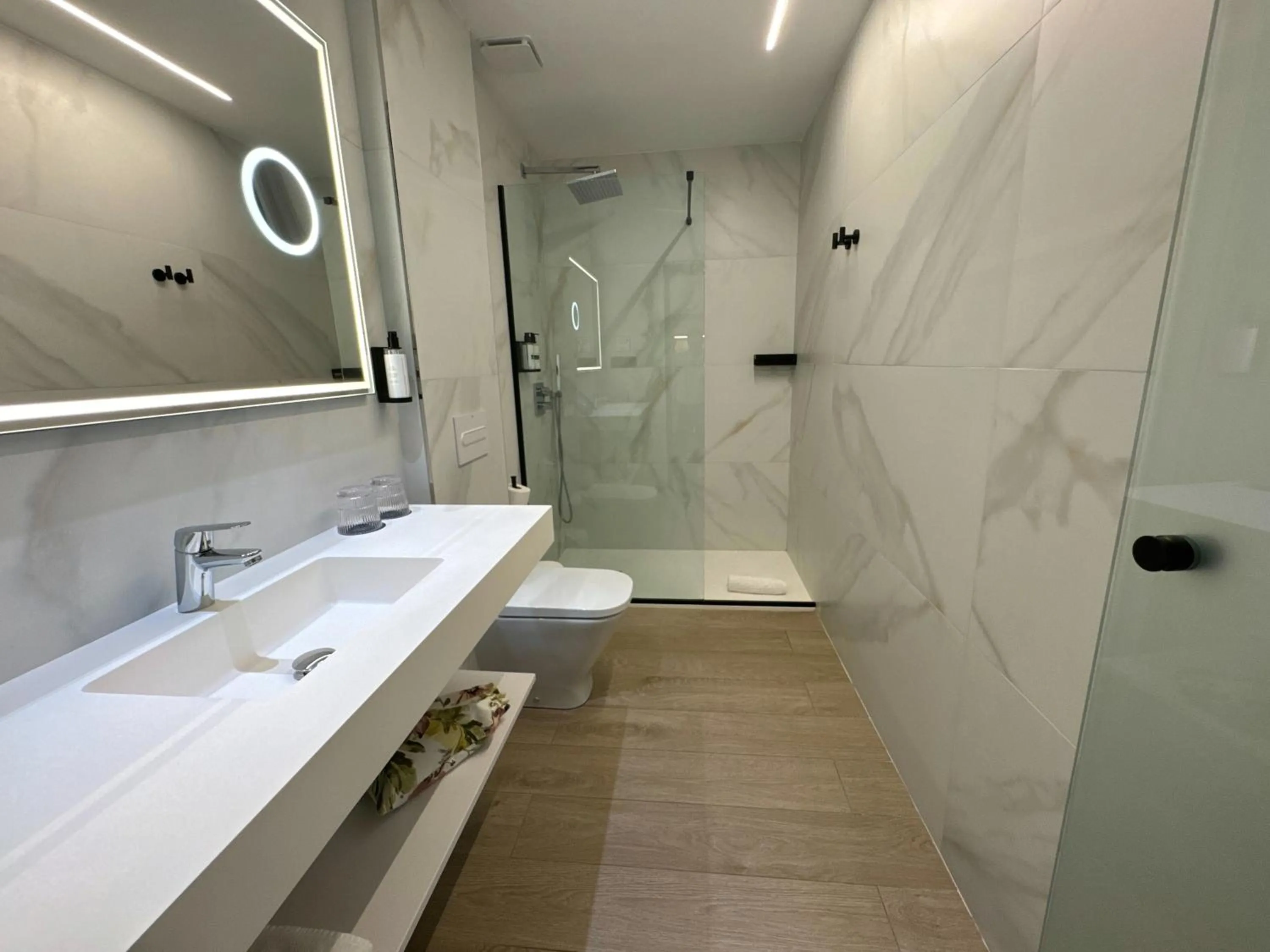 Bathroom in Hotel Delfin Azul