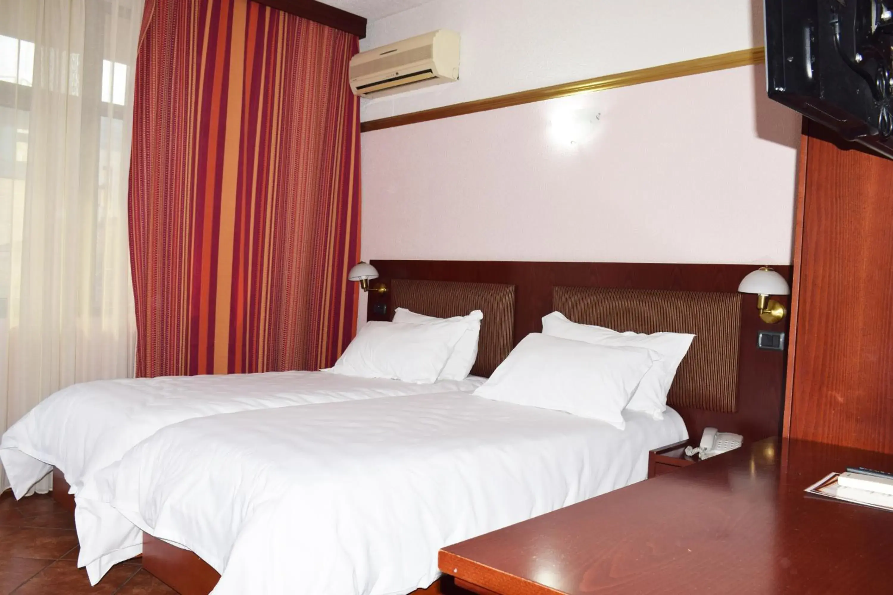 Double or Twin Room - single occupancy in Hotel Elysee Double or Twin Room - single occupancy in Hotel Elysee