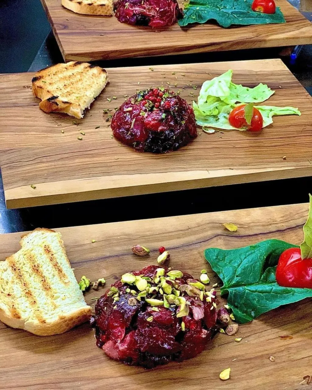 Restaurant/places to eat in Hotel Elysee