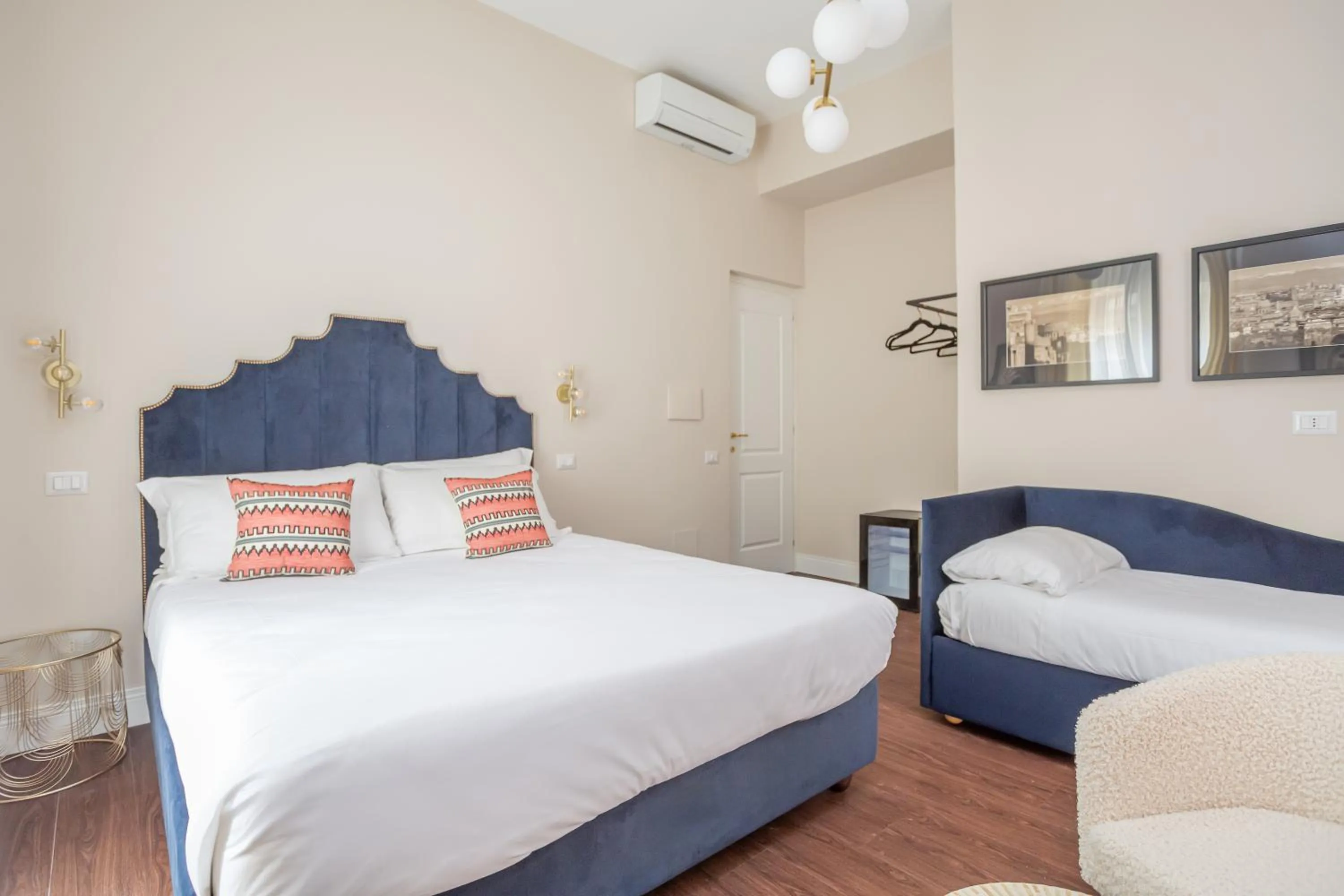 Photo of the whole room, Bed in Daplace - Arena House