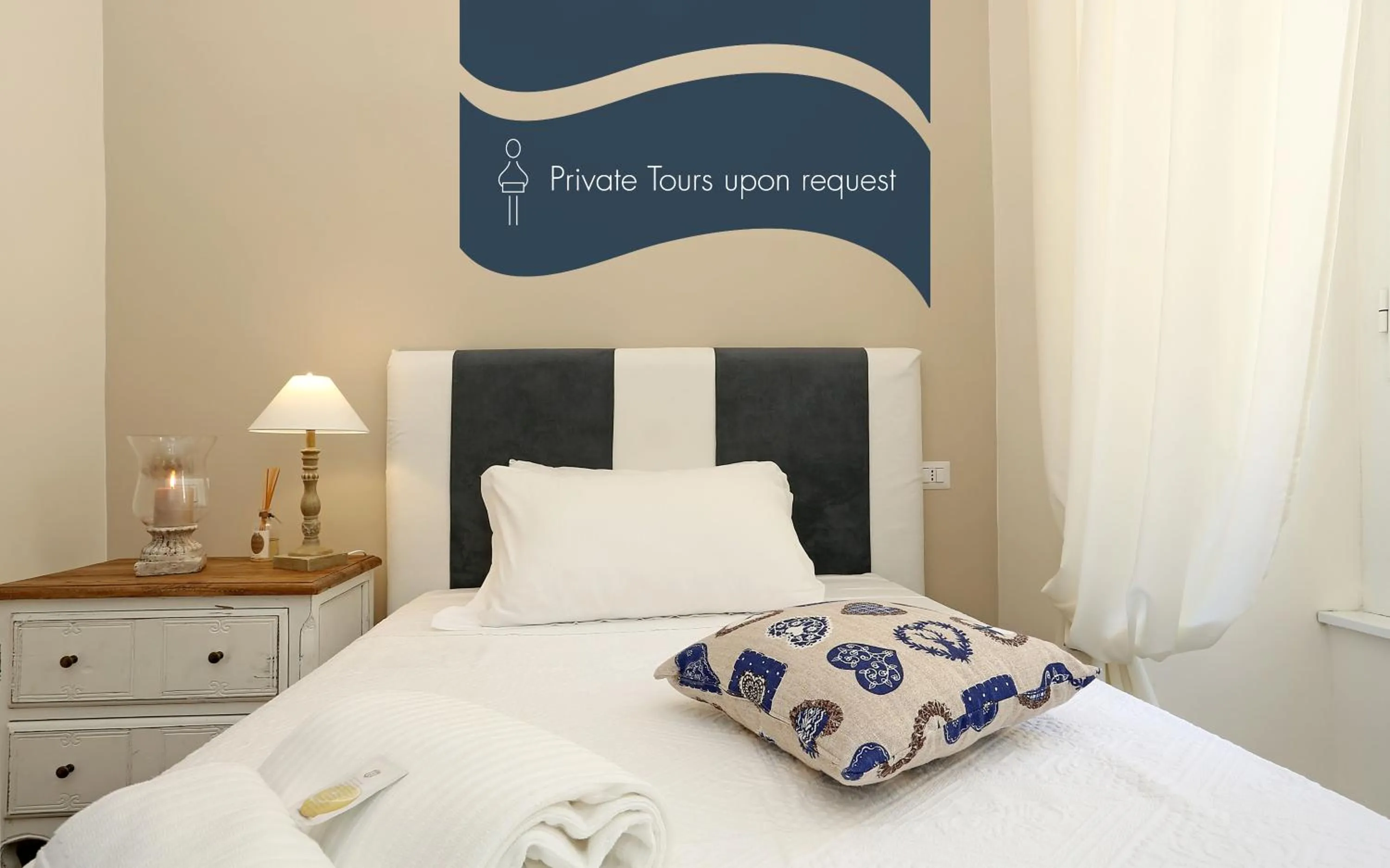 Text overlay, Bed in Daplace - Arena House