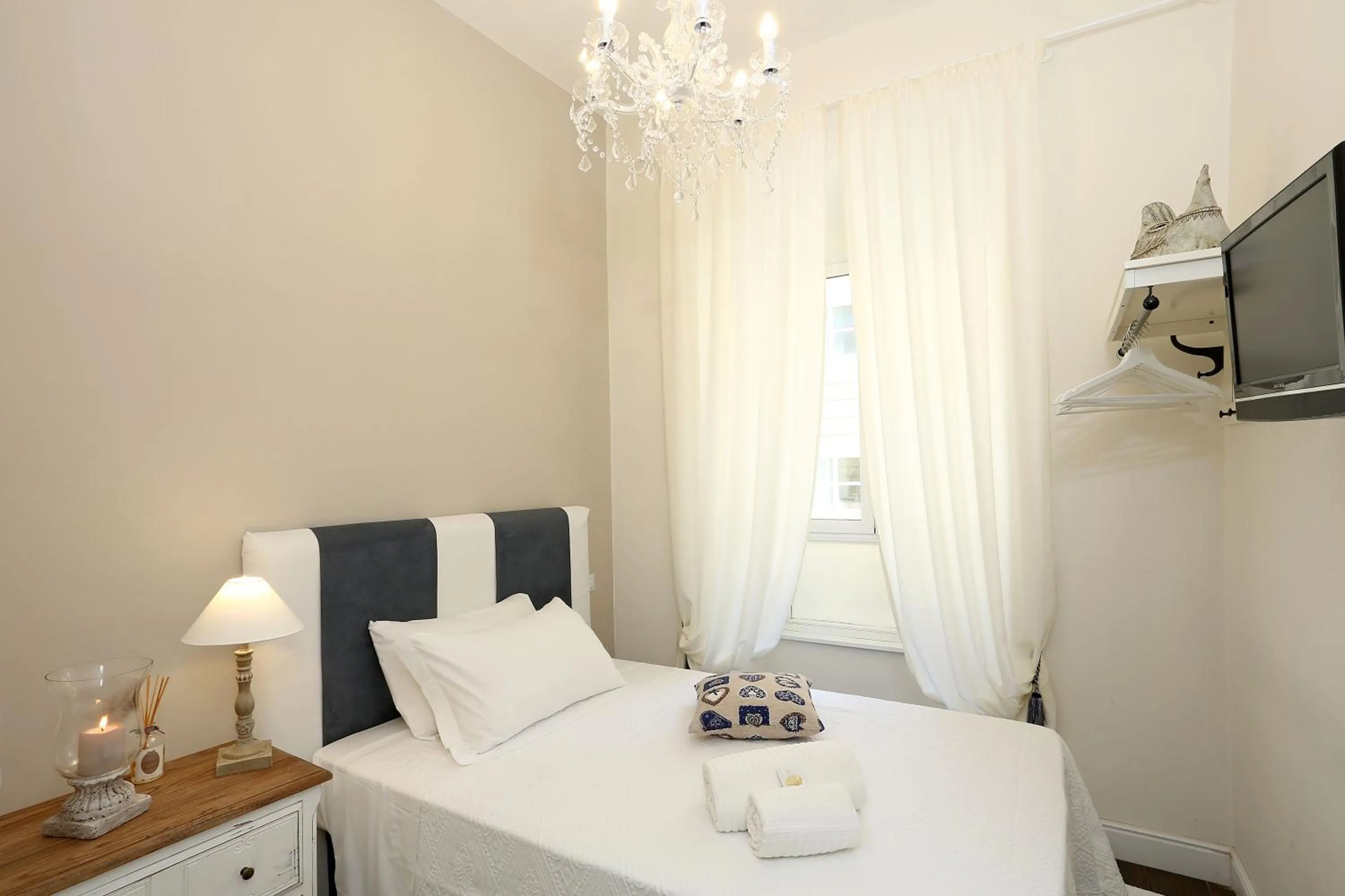 Bedroom, Bed in Daplace - Arena House