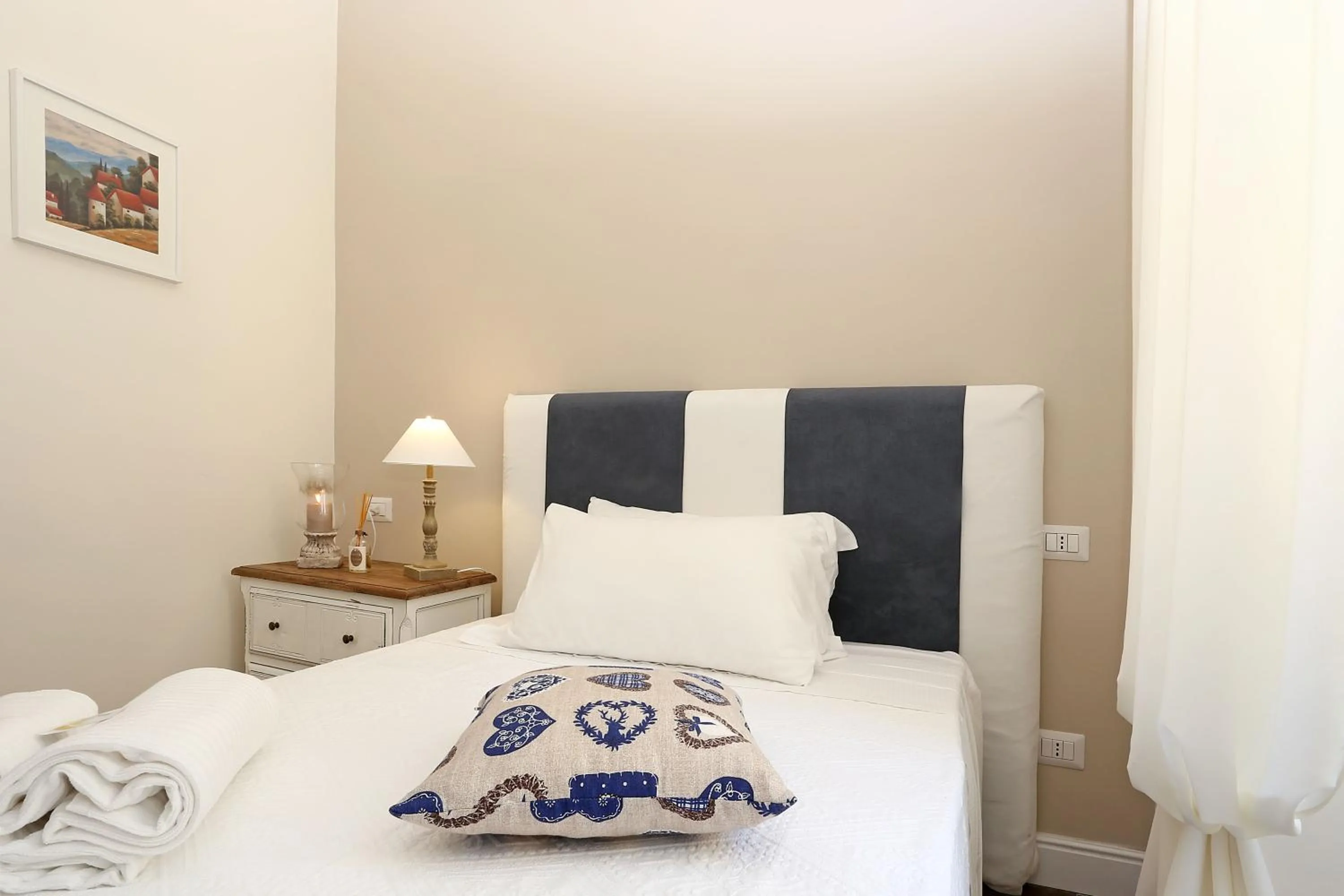 Bedroom, Bed in Daplace - Arena House