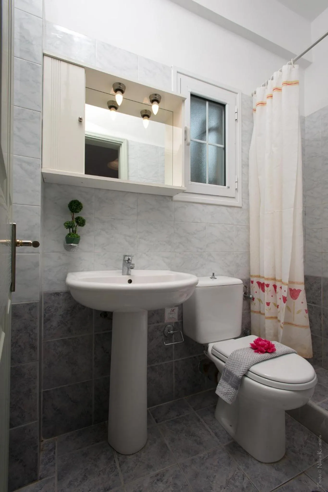 Bathroom in Philippos Hotel