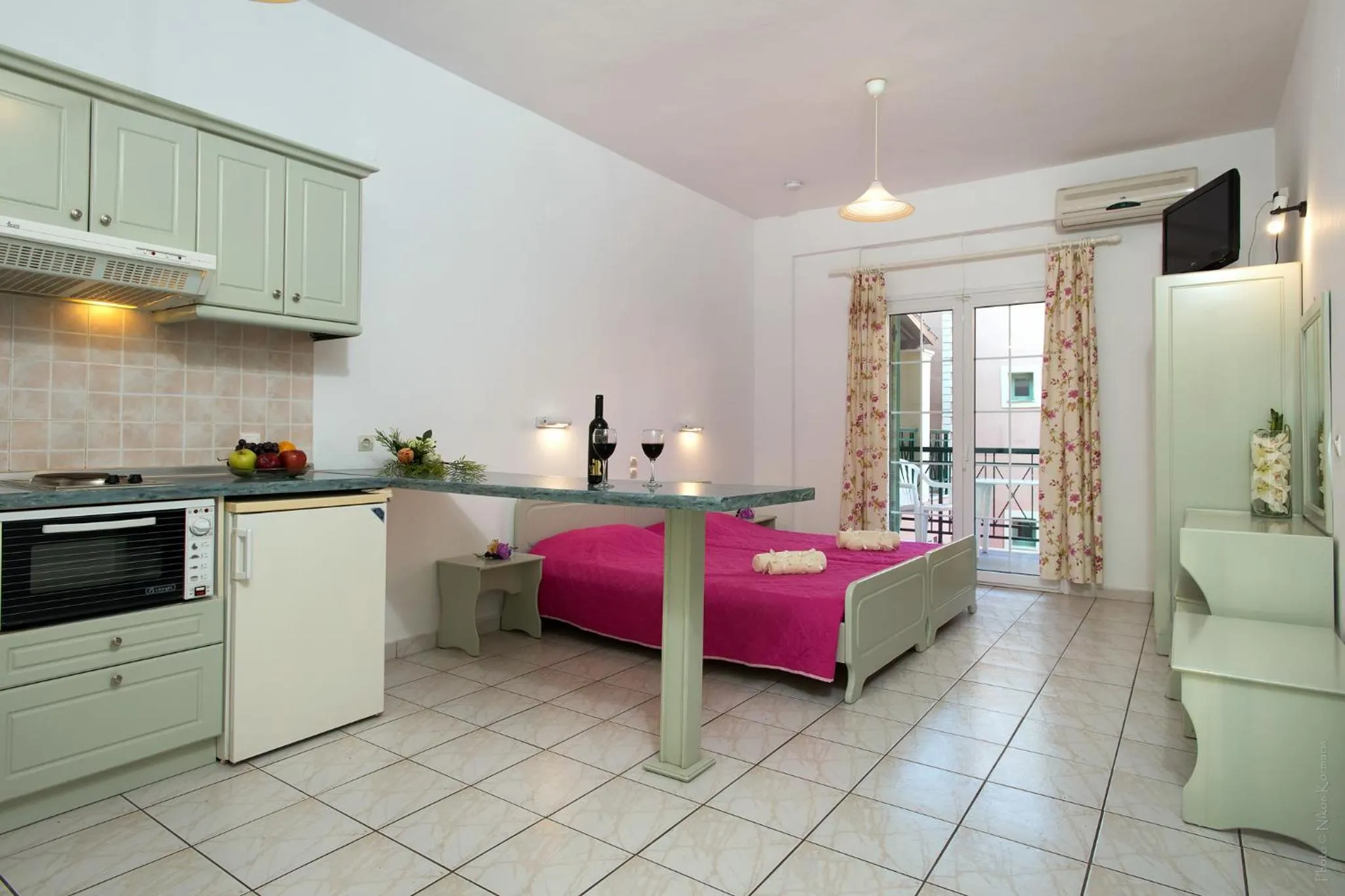 Coffee/tea facilities in Philippos Hotel