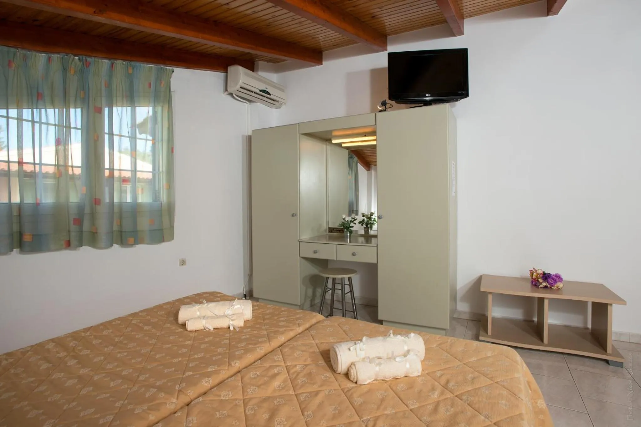 Family, Bed in Philippos Hotel