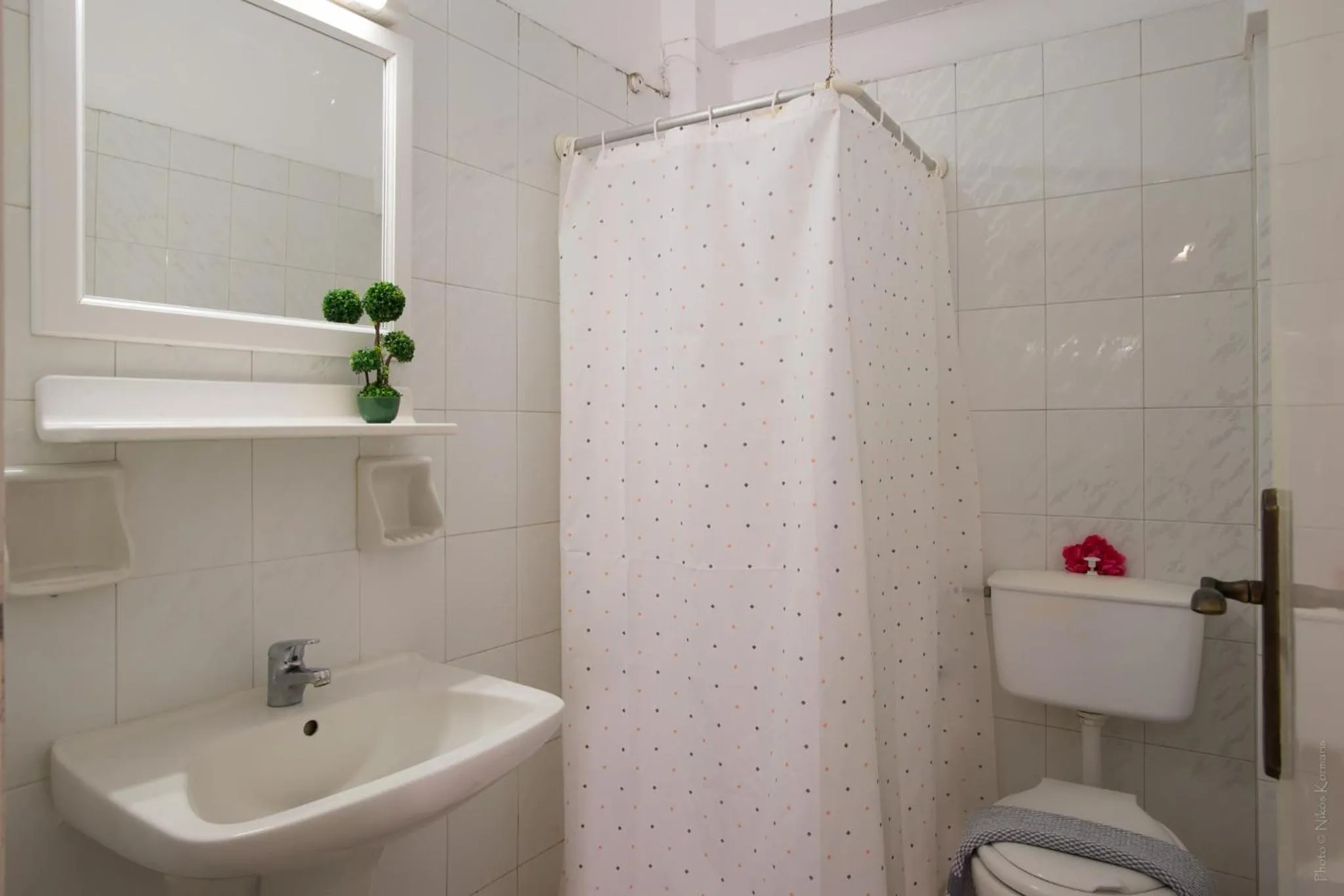 Bathroom in Philippos Hotel