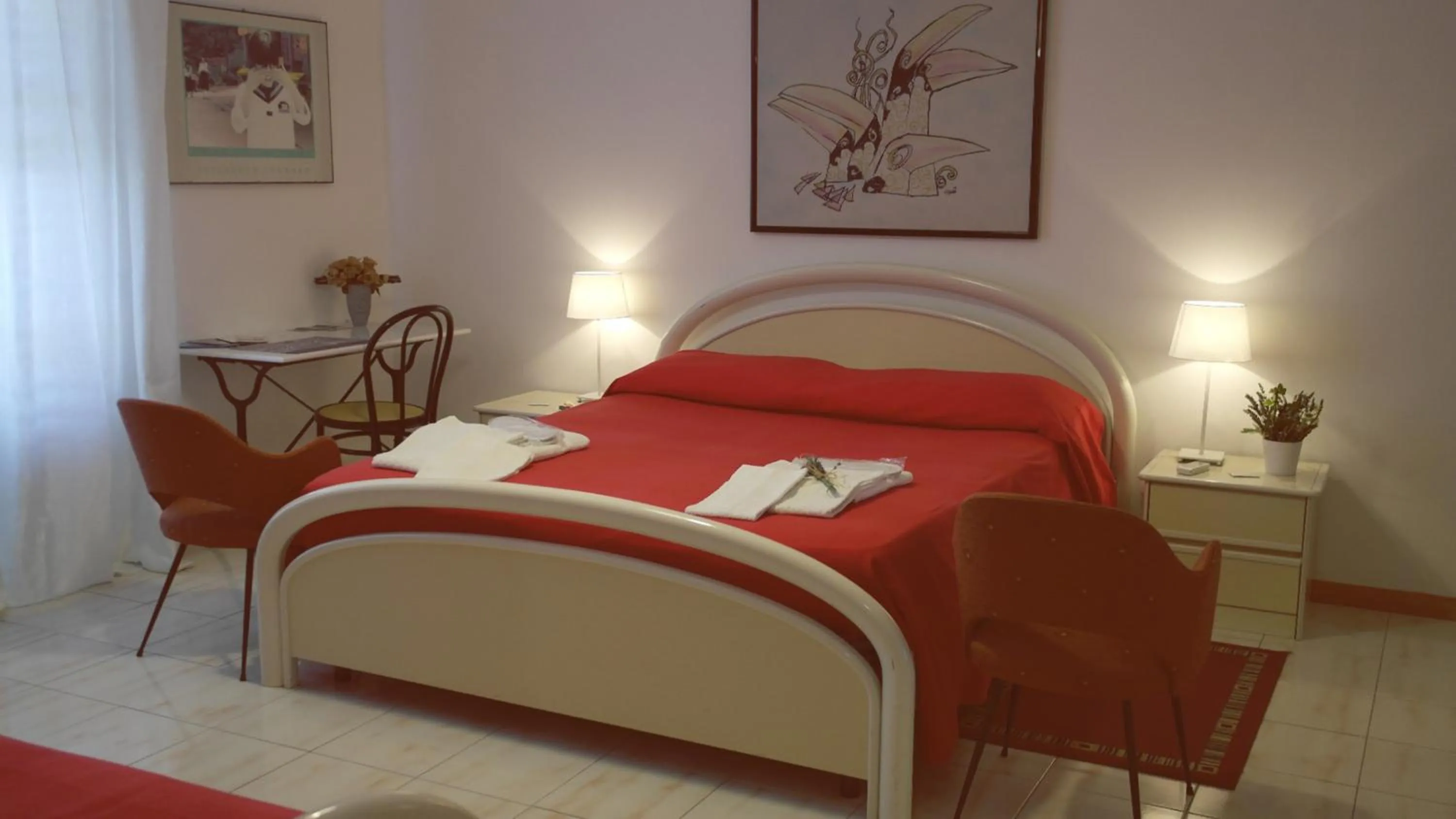 Photo of the whole room, Bed in Giogaia