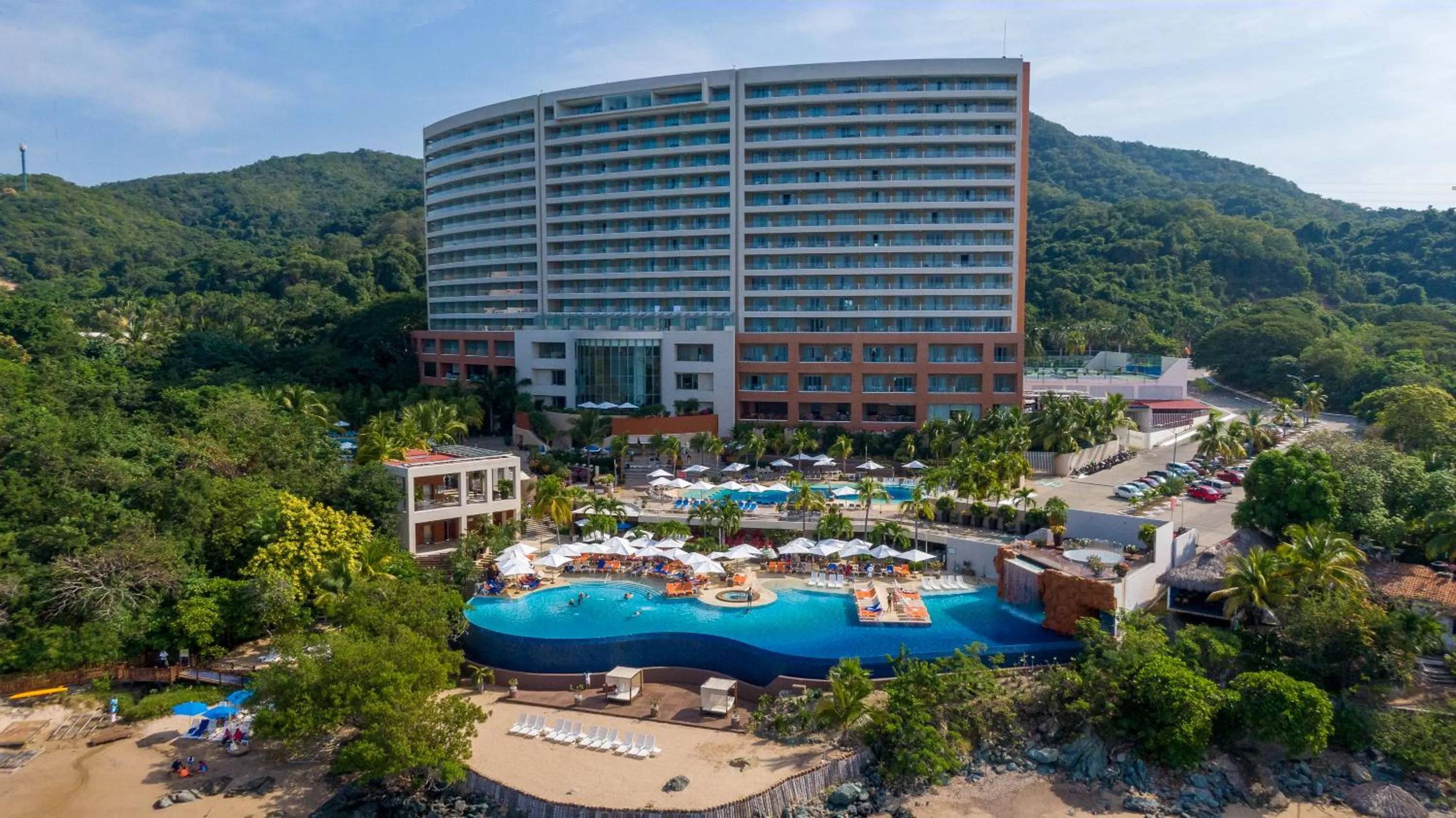 Property building in Azul Ixtapa Grand All Inclusive Suites - Spa & Convention Center