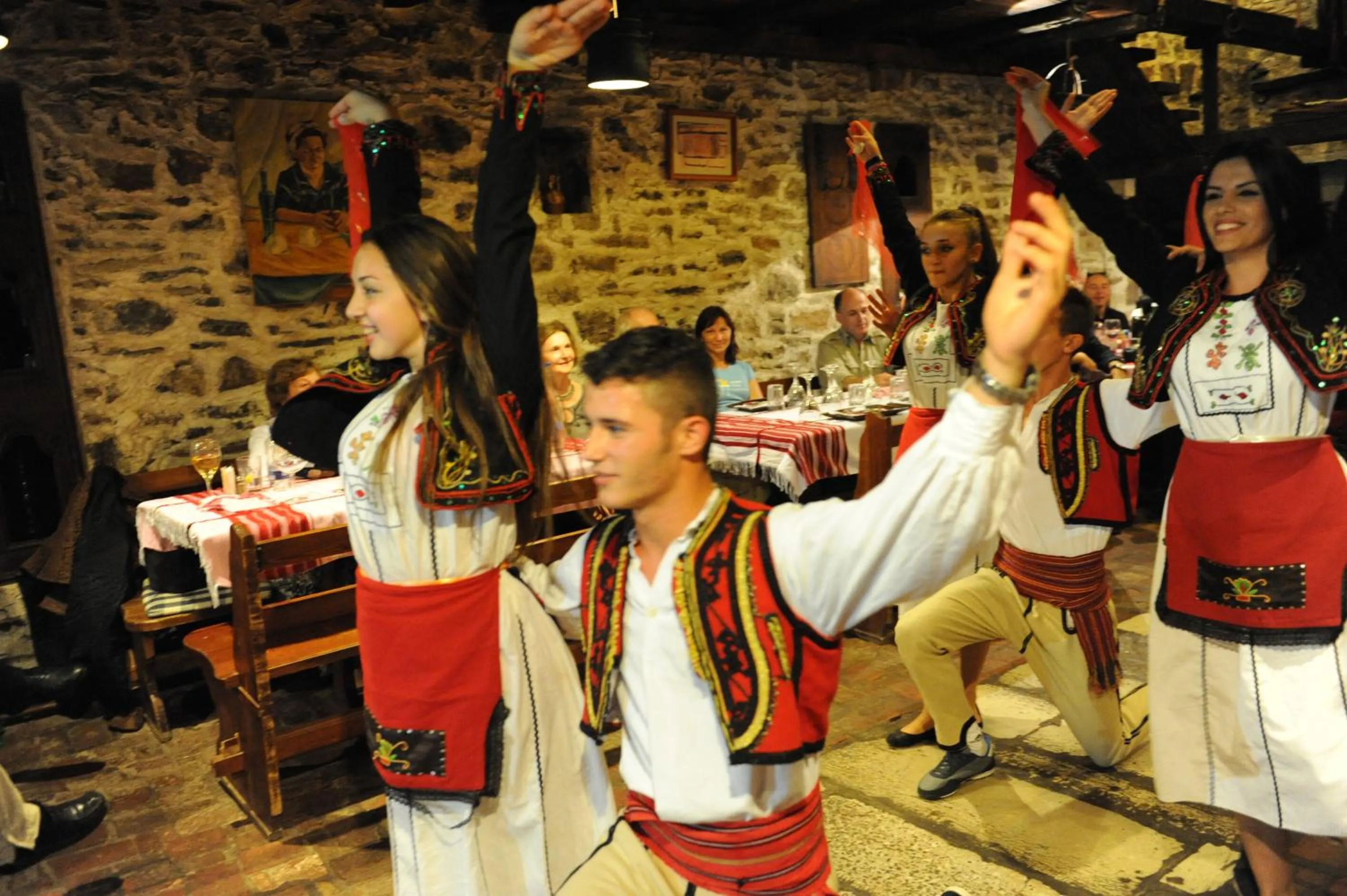 Night in Hotel Tradita