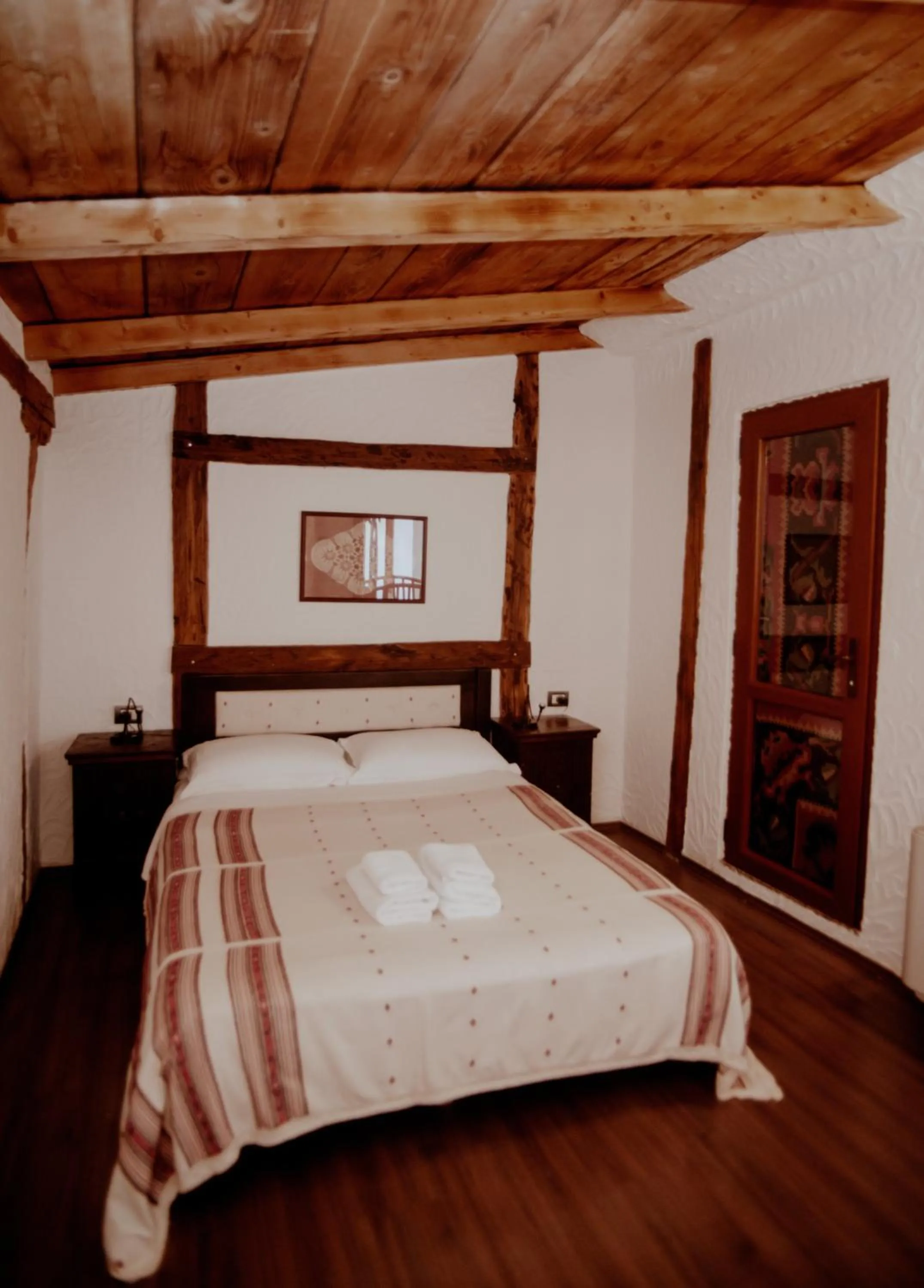 View (from property/room), Bed in Hotel Tradita