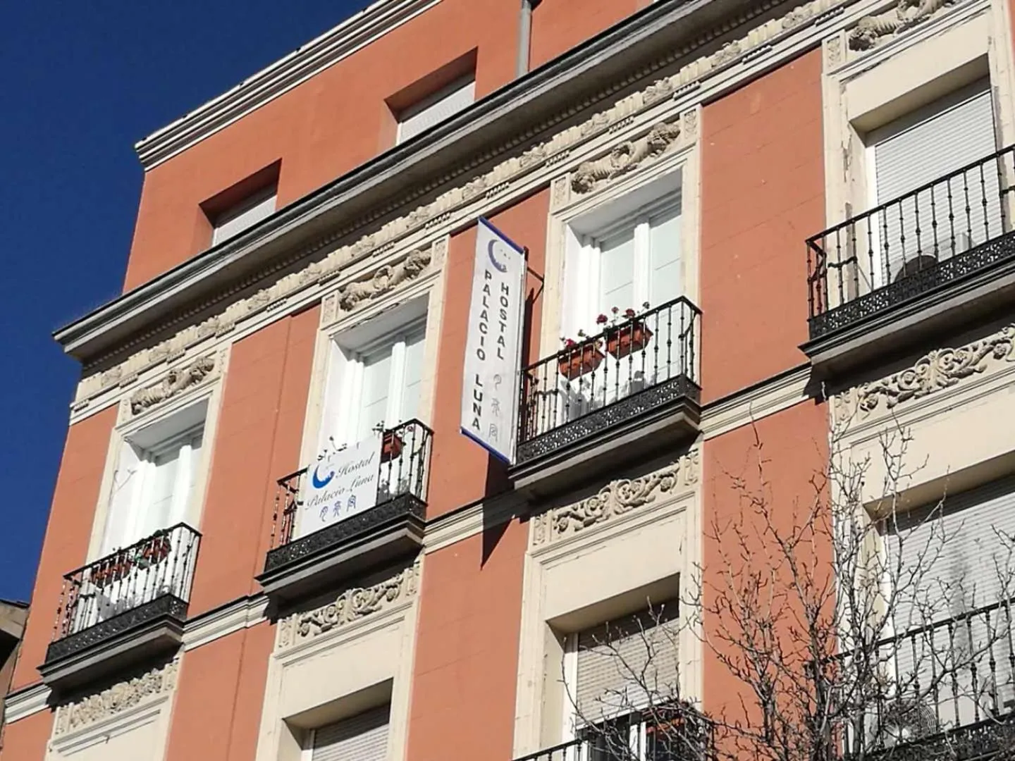 Property building in Hostal Palacio Luna