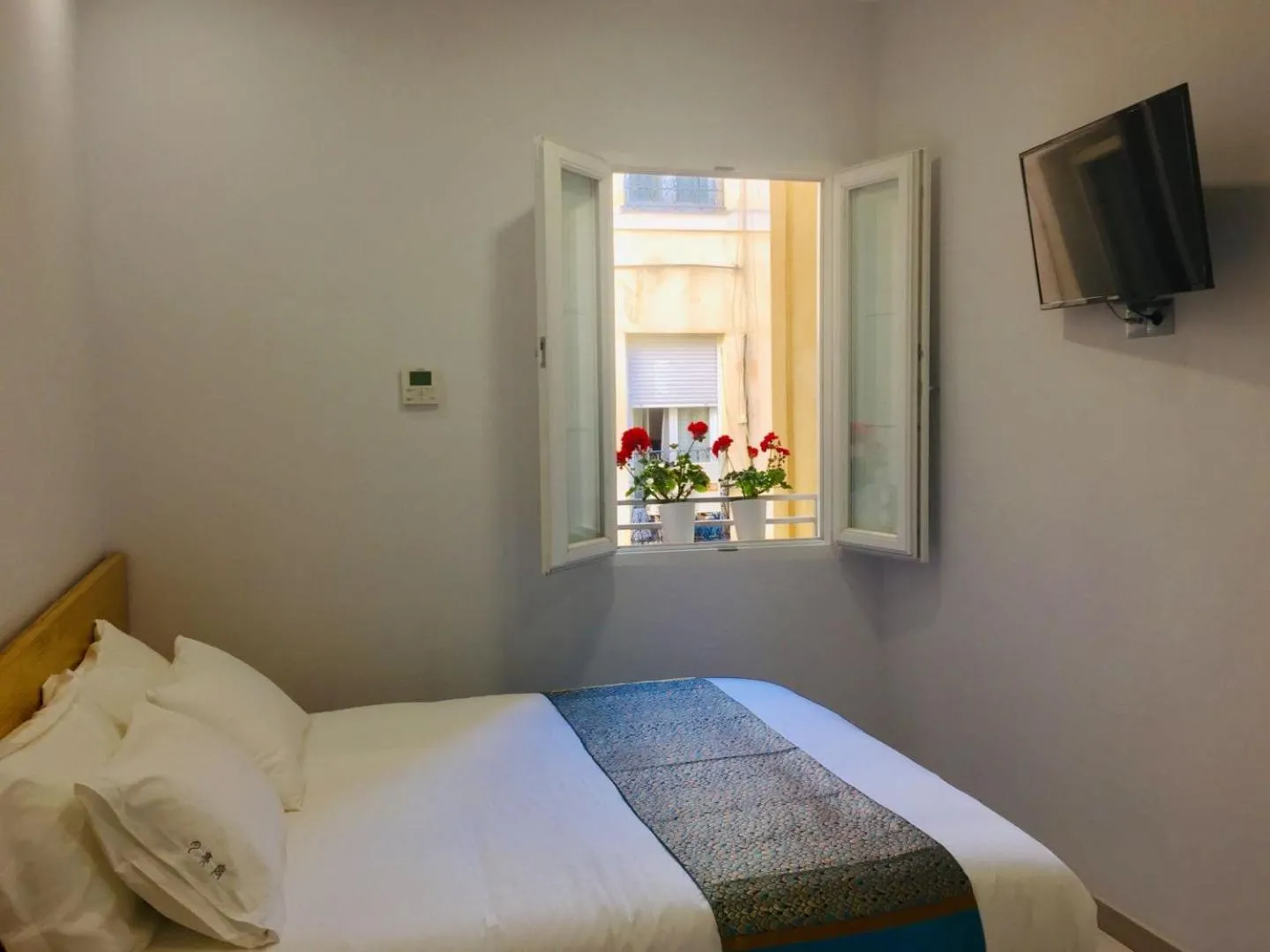 Bed in Hostal Palacio Luna