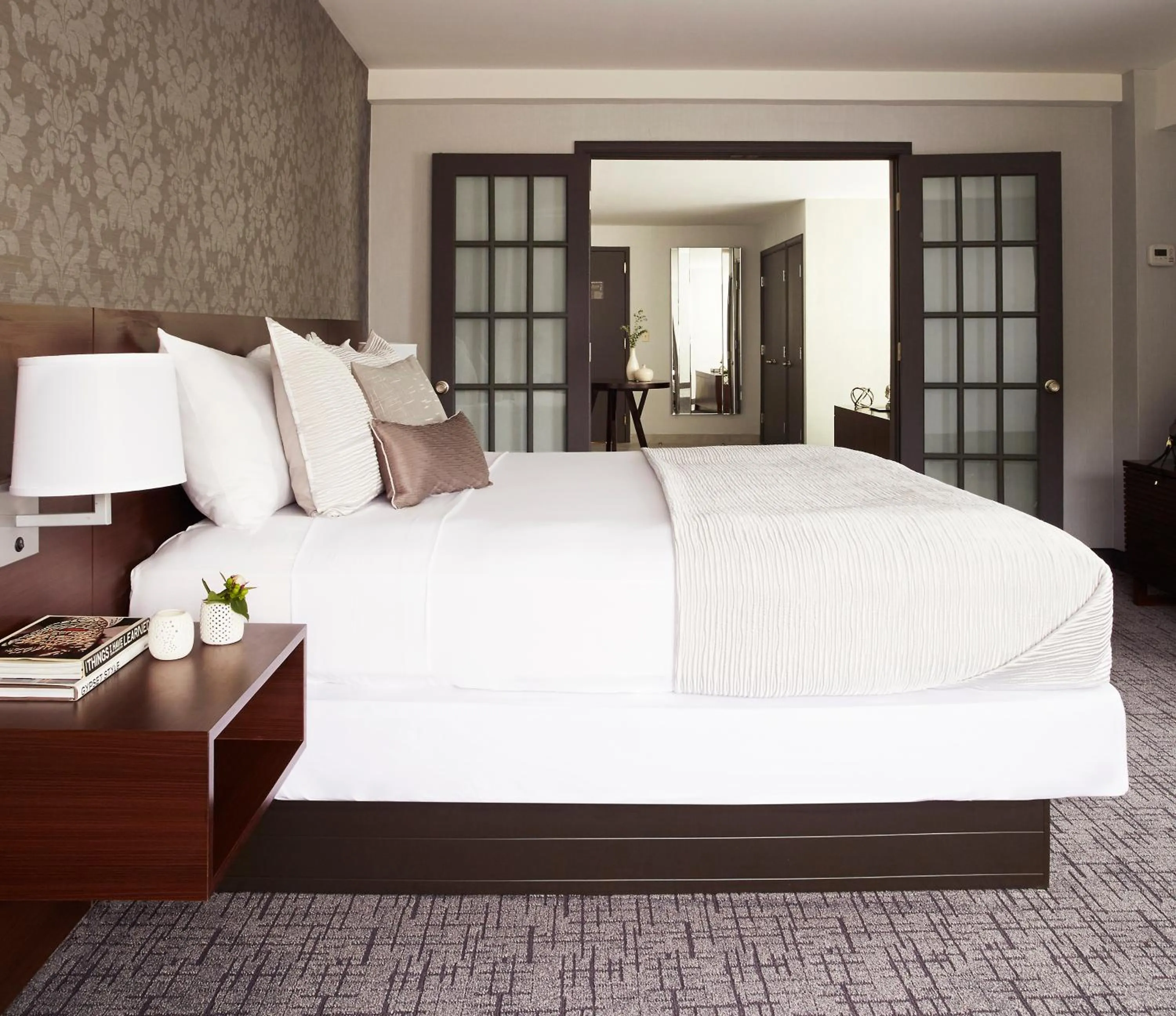 Photo of the whole room, Bed in The Royal Regency Hotel