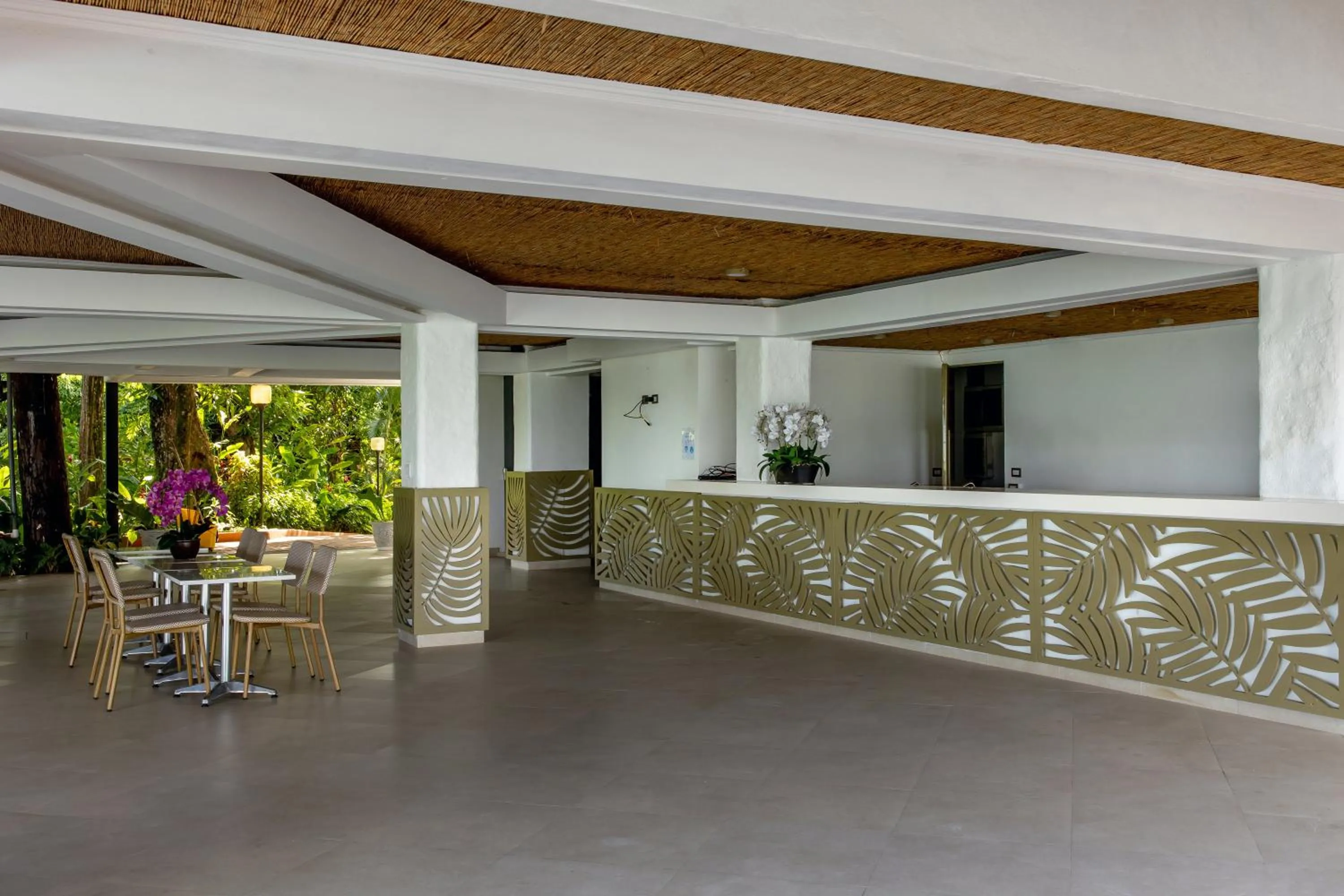 Restaurant/places to eat in Hotel La Mariposa