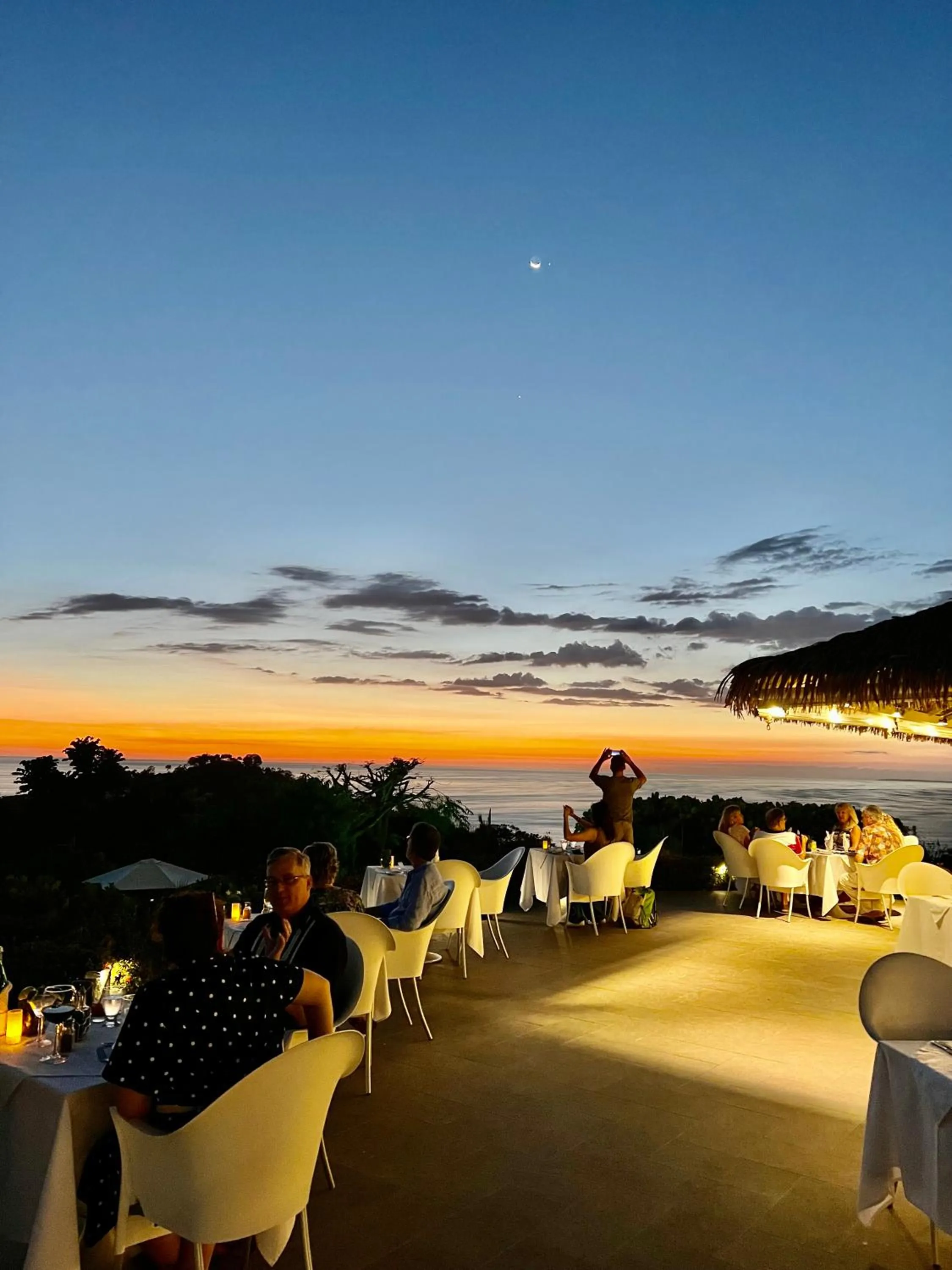 Night in Hotel La Mariposa