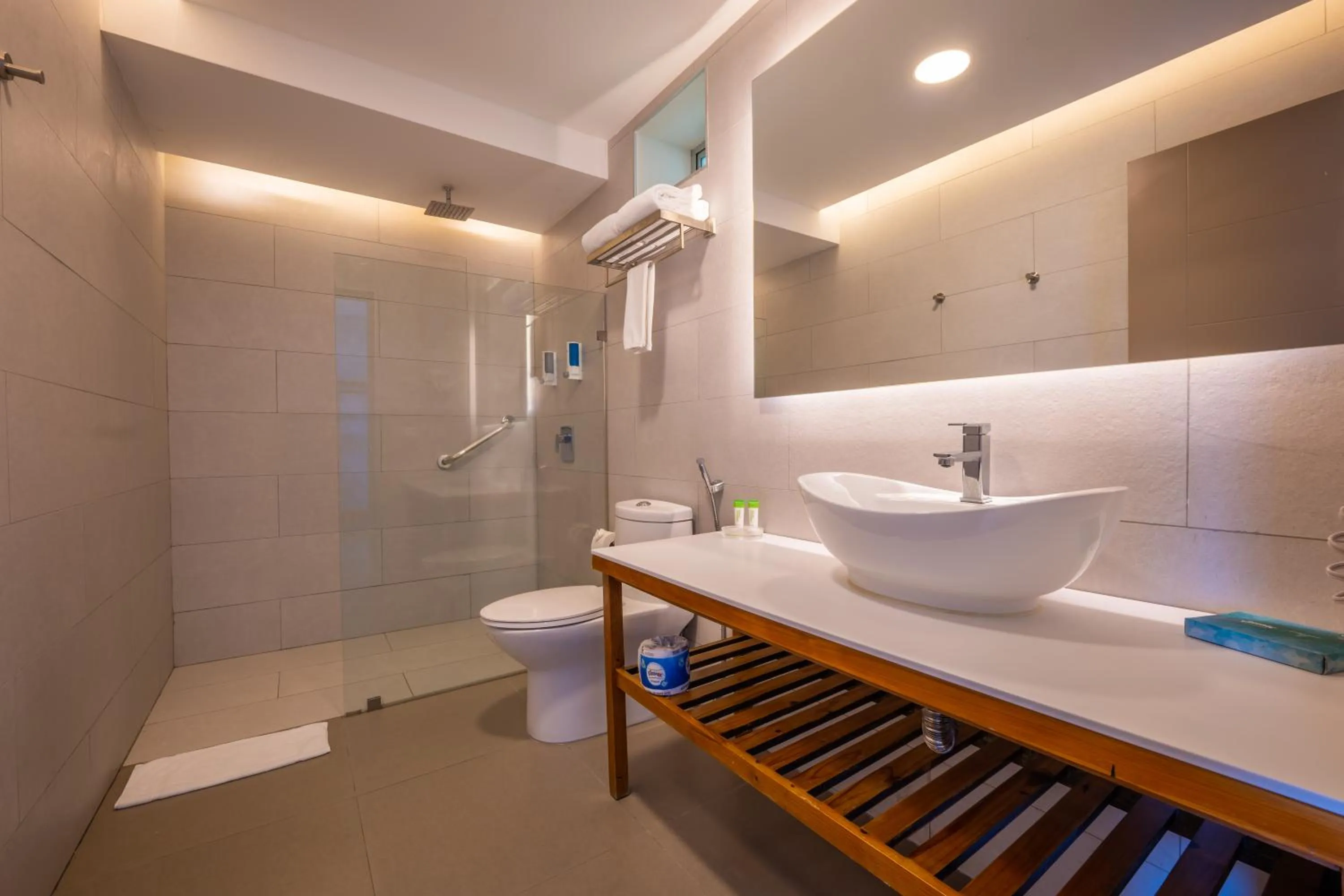 Shower in Hotel La Mariposa