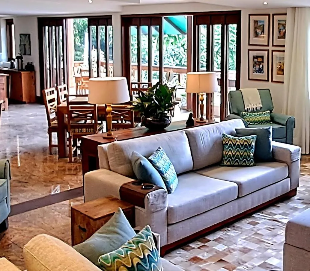 Library in Casa Verde Río