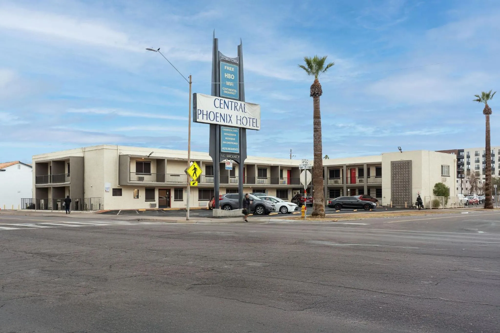 Central Phoenix Hotel