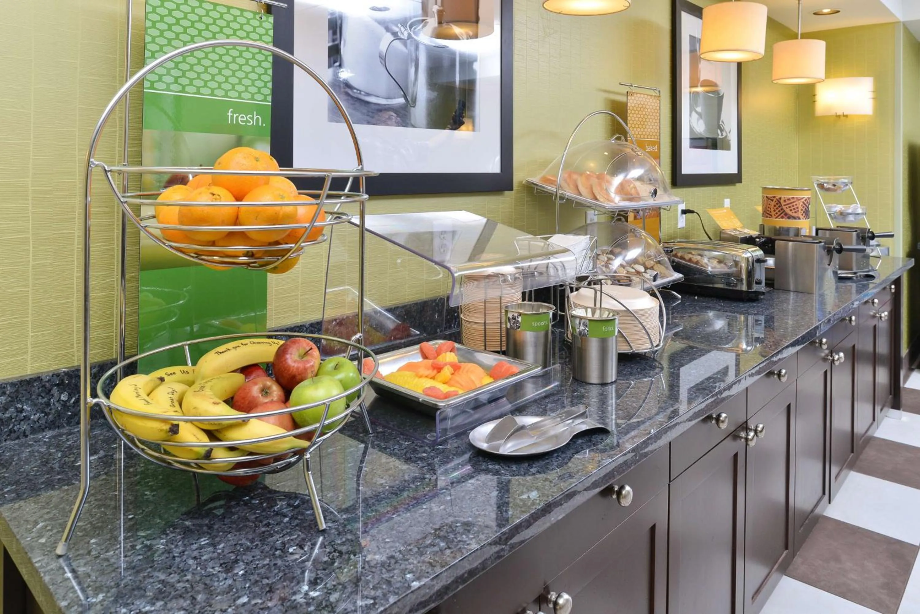 Dining area in Hampton Inn Iowa City/University Area