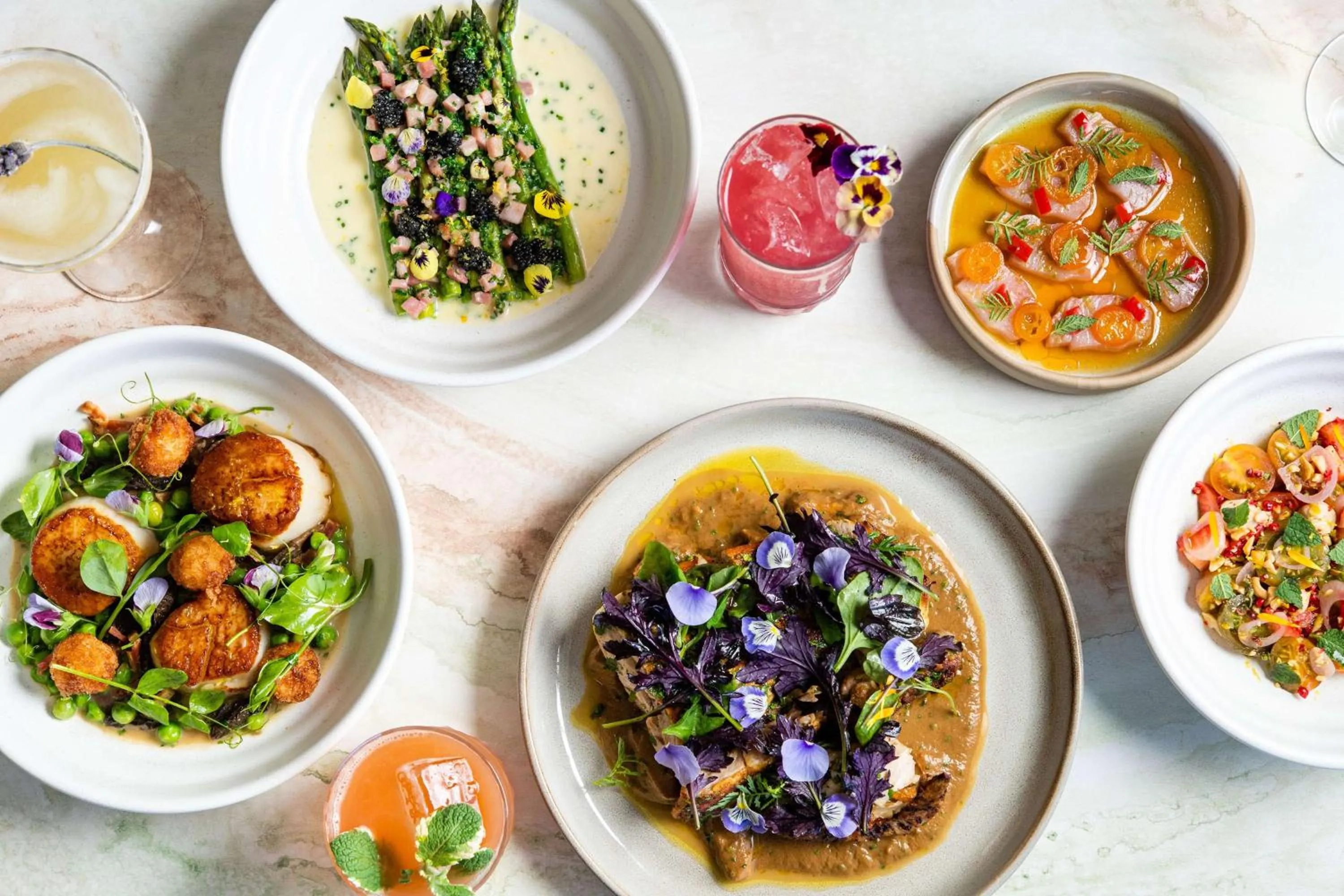 Restaurant/places to eat in Hotel La Jolla, Curio Collection by Hilton