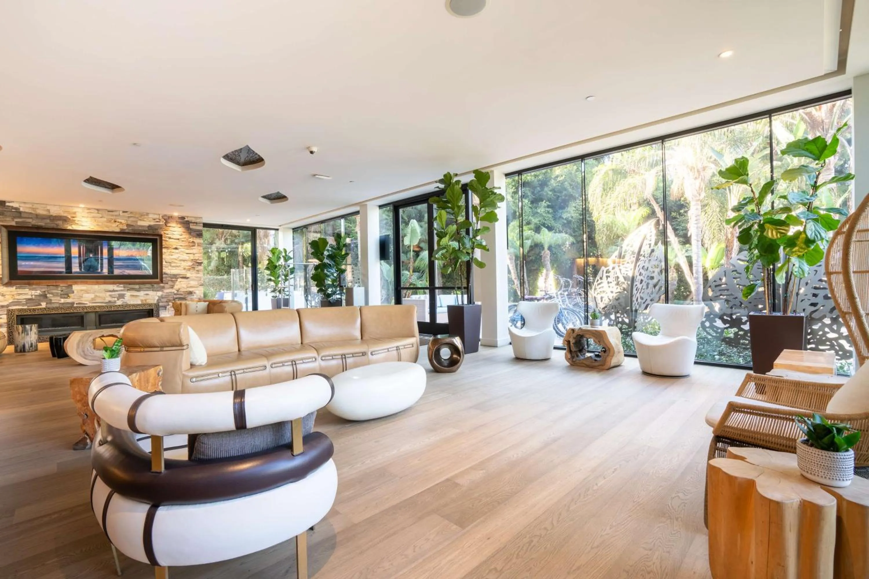 Lobby or reception in Hotel La Jolla, Curio Collection by Hilton