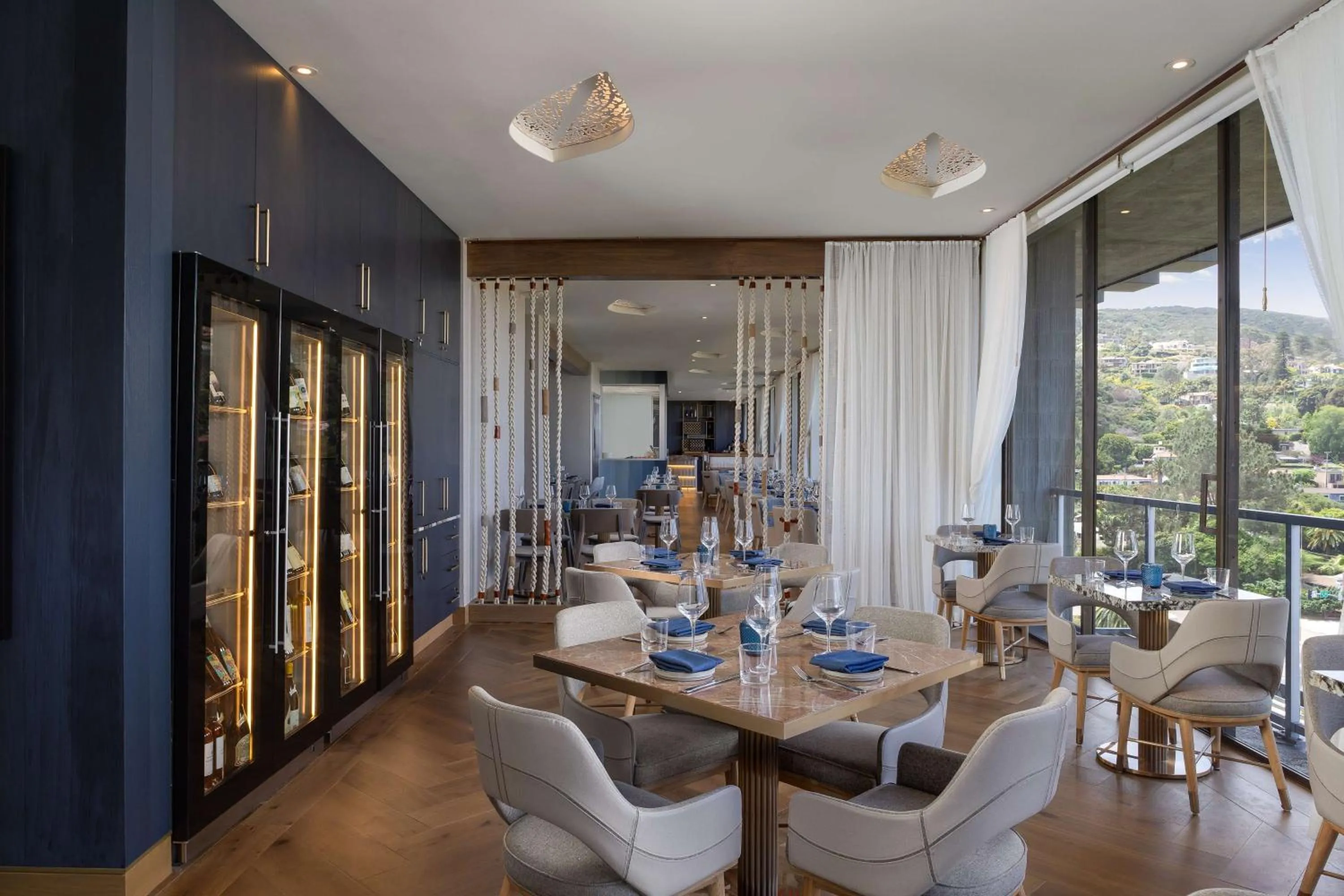 Restaurant/places to eat in Hotel La Jolla, Curio Collection by Hilton