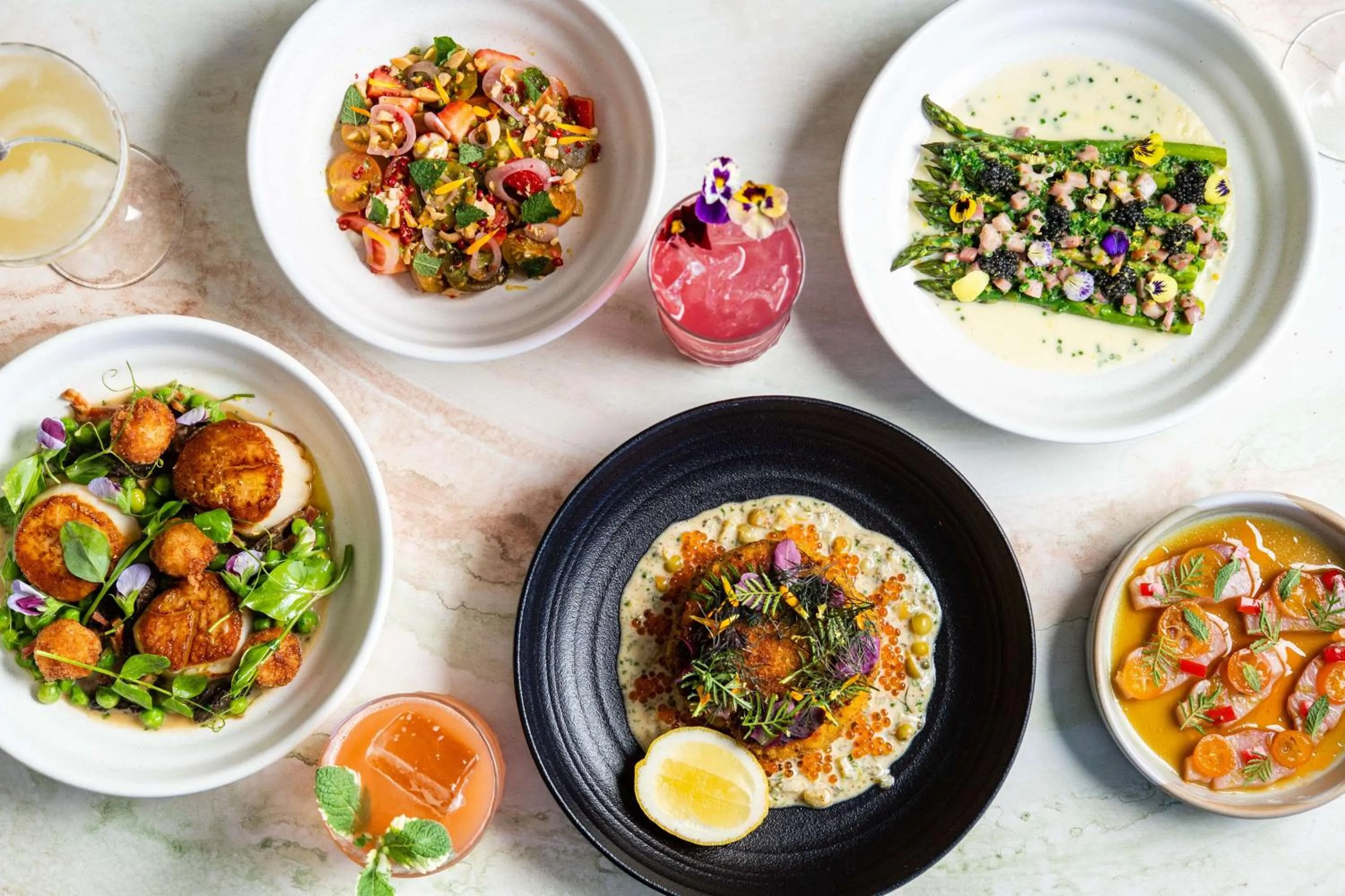 Restaurant/places to eat in Hotel La Jolla, Curio Collection by Hilton