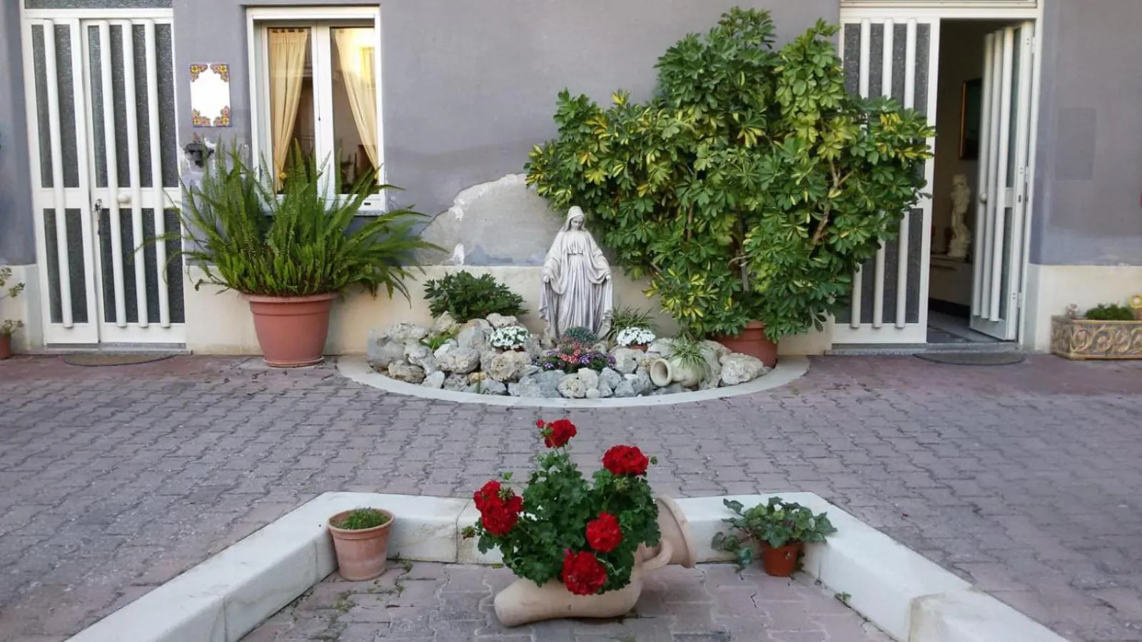 Property building in B&B Ninni