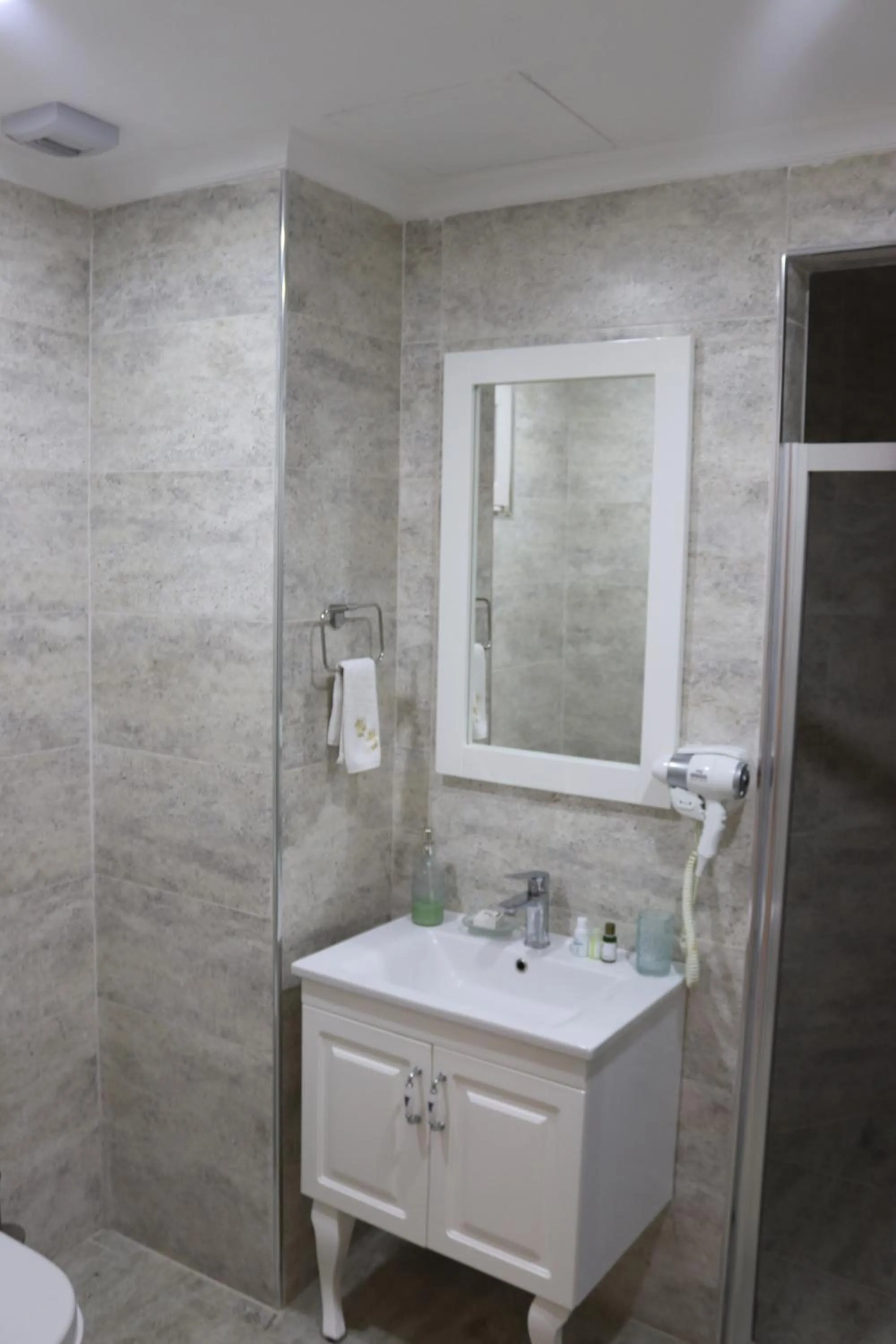 Shower in Yankı Hotel