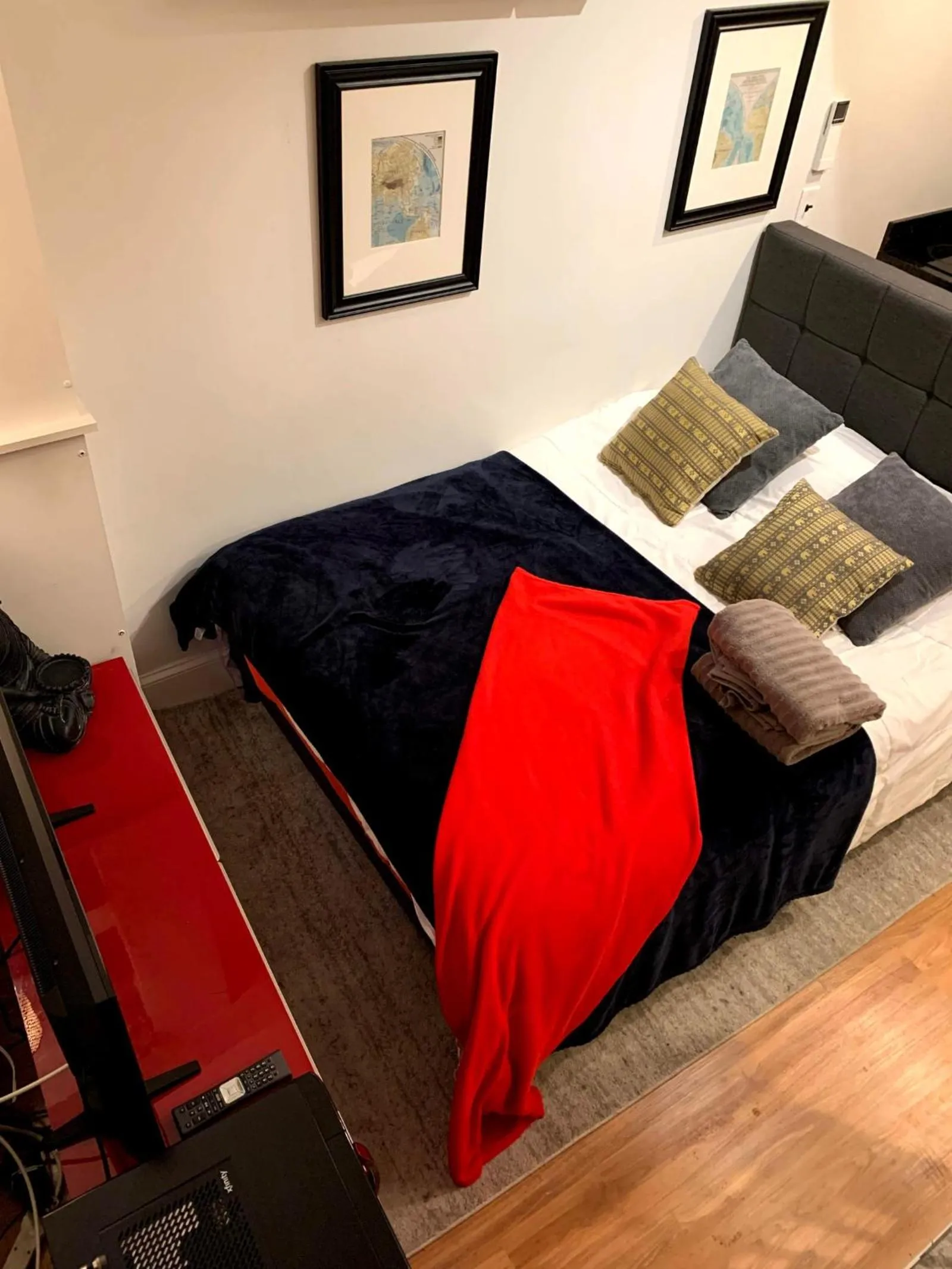 Bed in Amazing Location studio parking