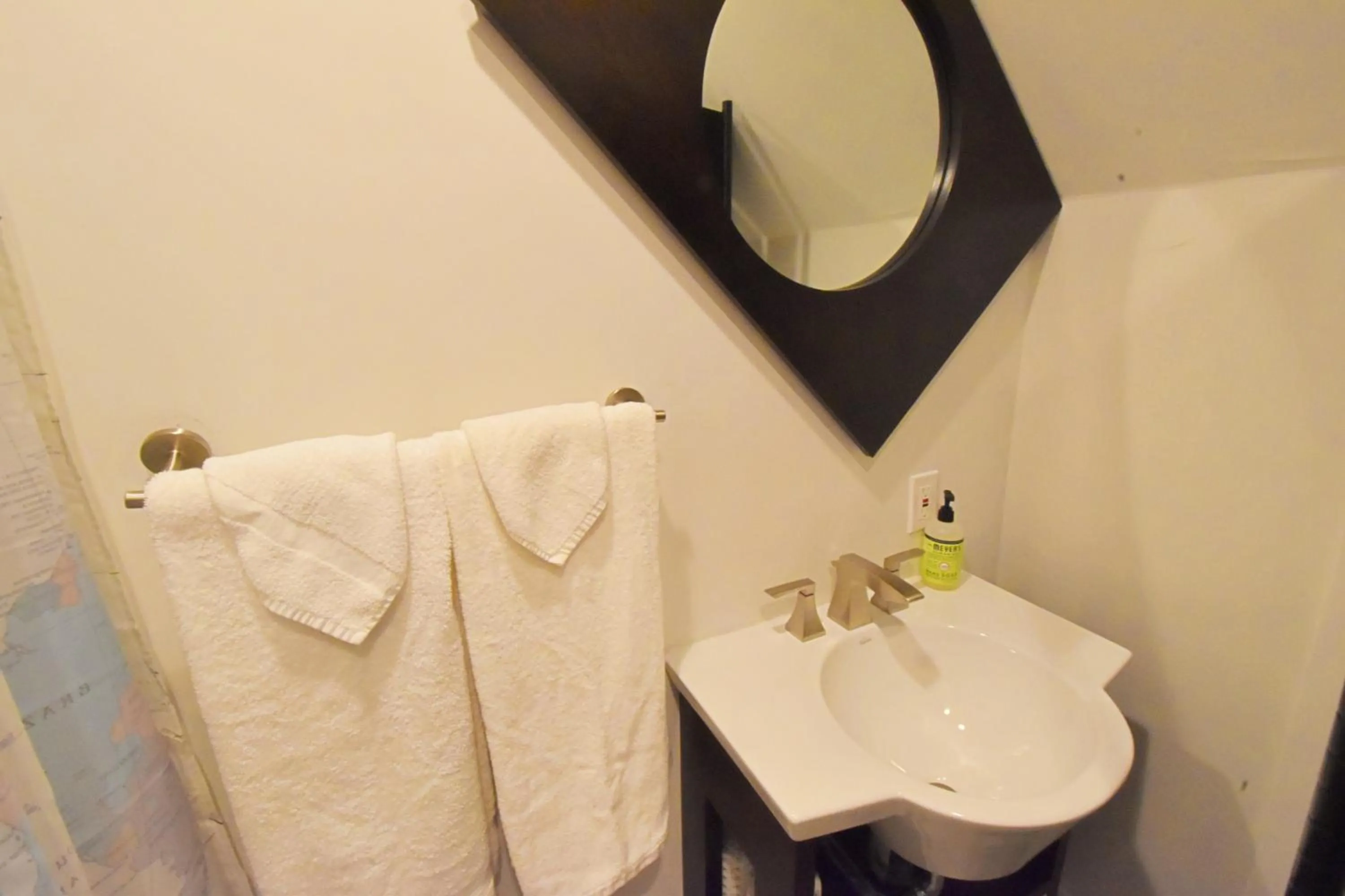 Amazing Location studio parking