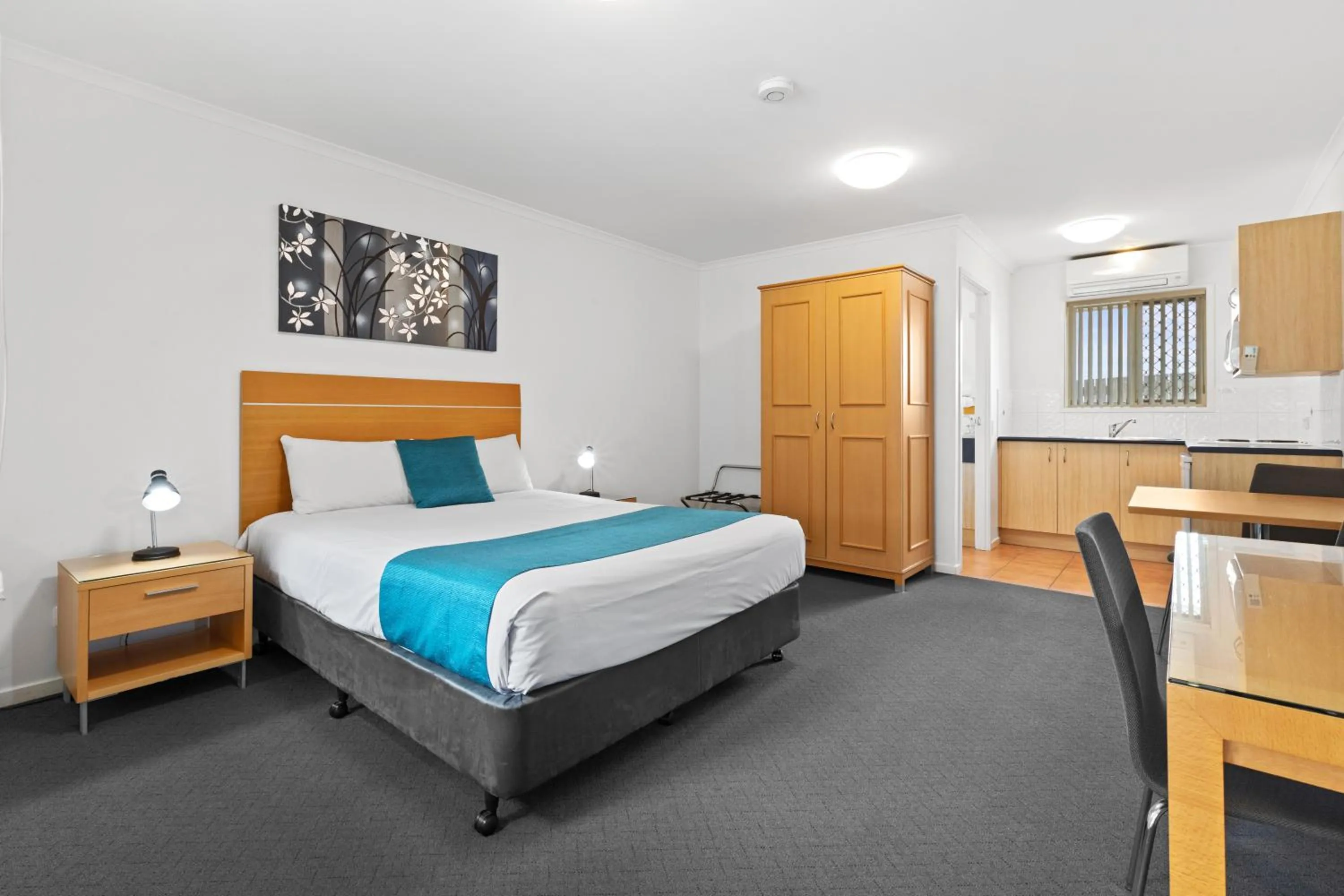 Bedroom, Bed in Browns Plains Motor Inn