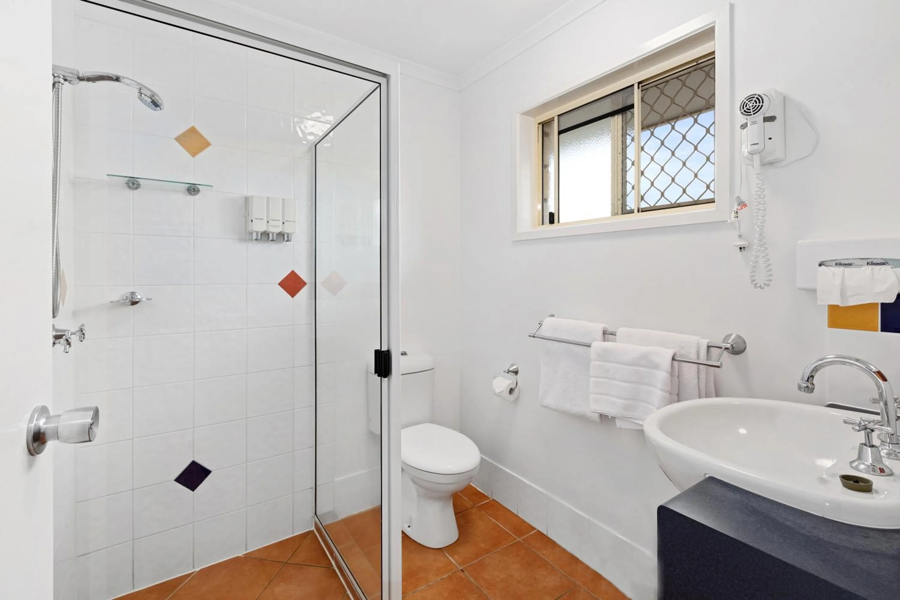 Bathroom in Browns Plains Motor Inn