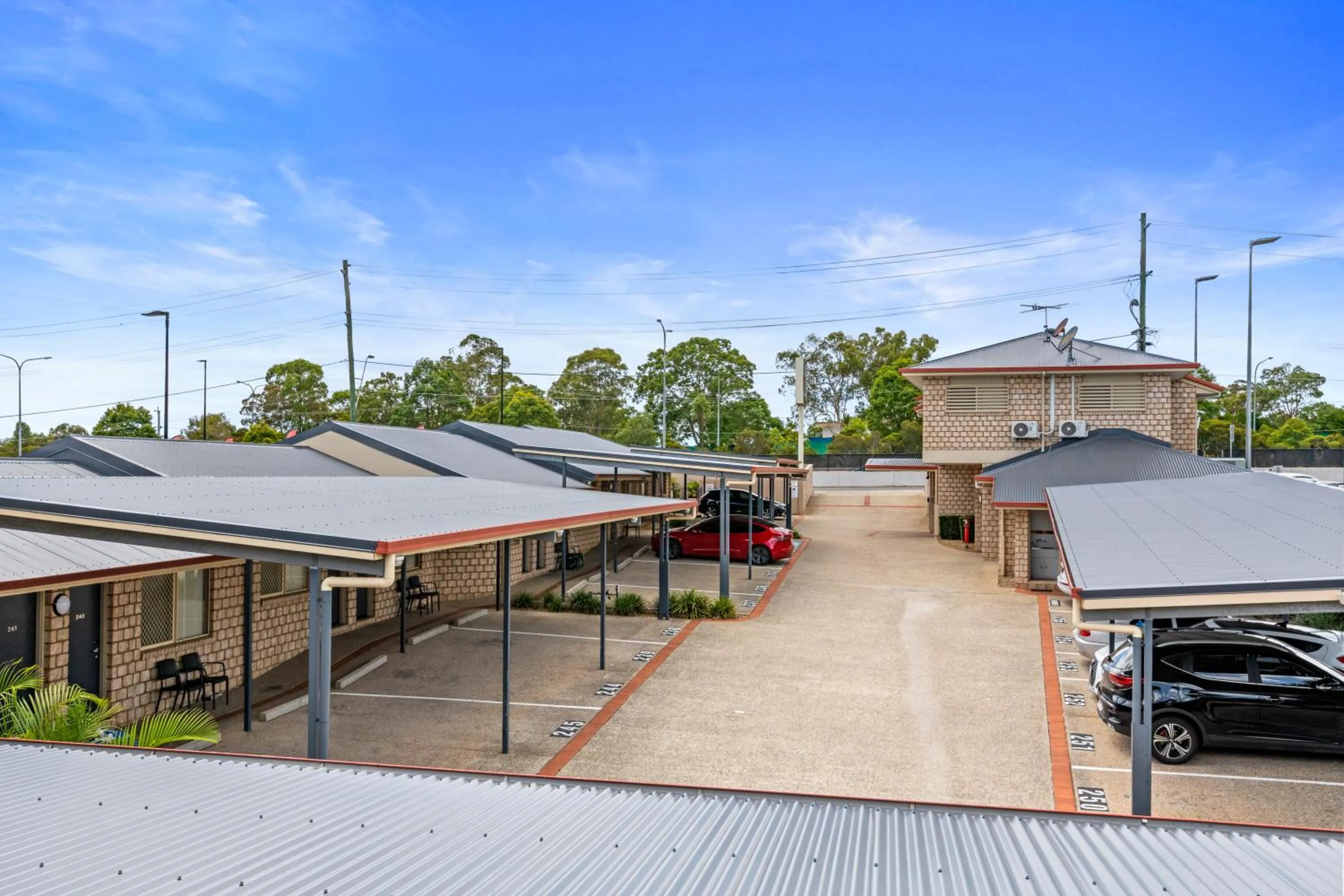 Parking in Browns Plains Motor Inn