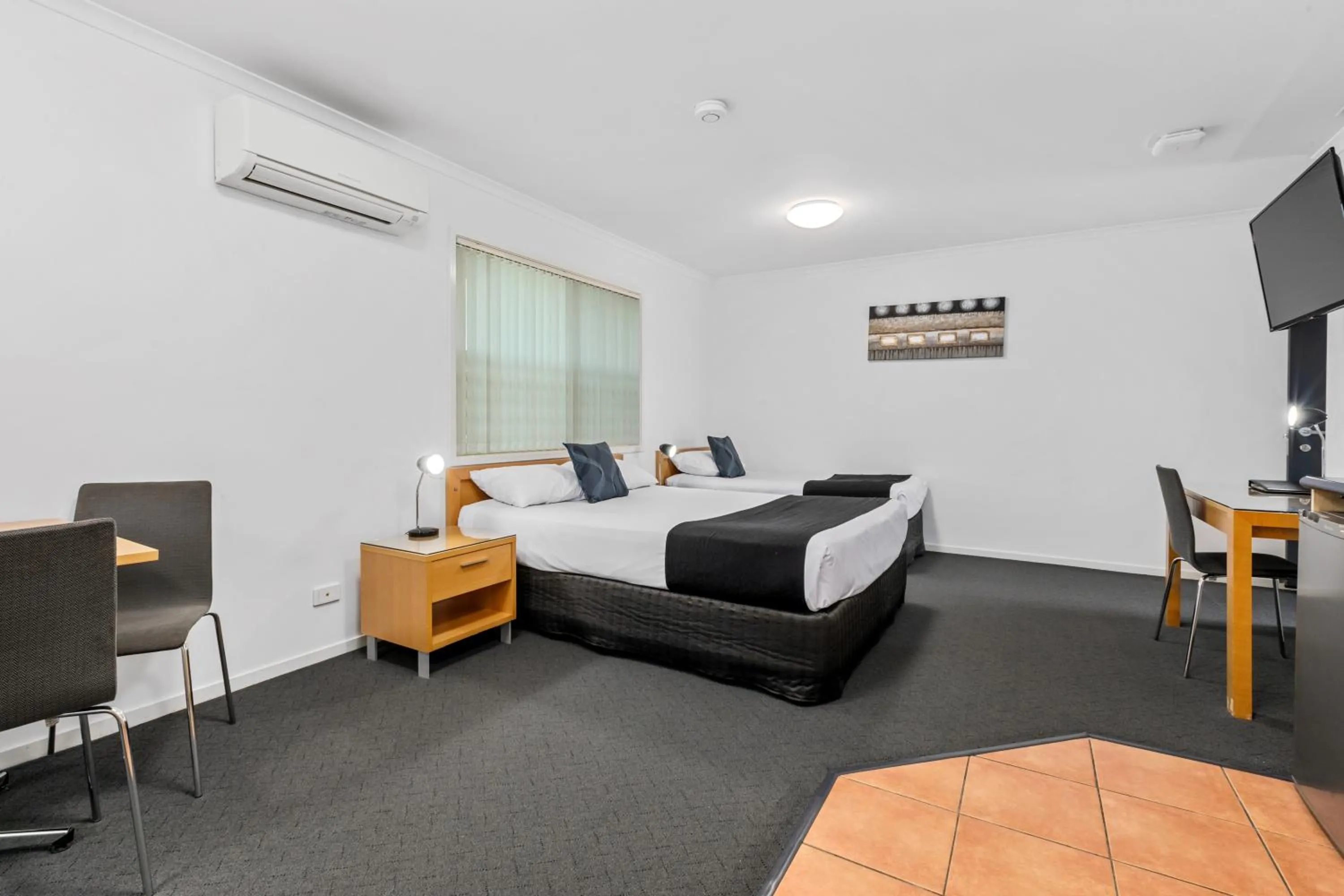 Bedroom, Bed in Browns Plains Motor Inn