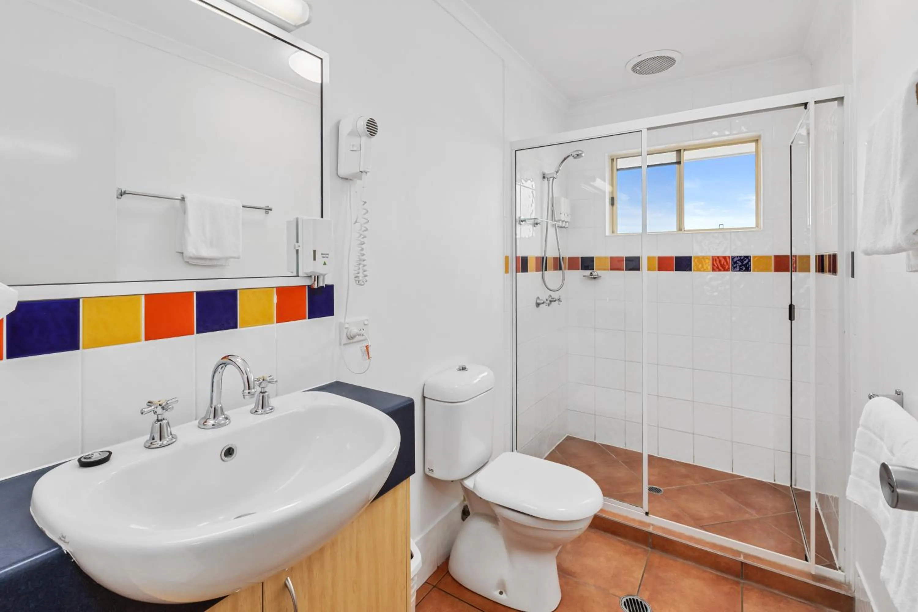 Bathroom in Browns Plains Motor Inn