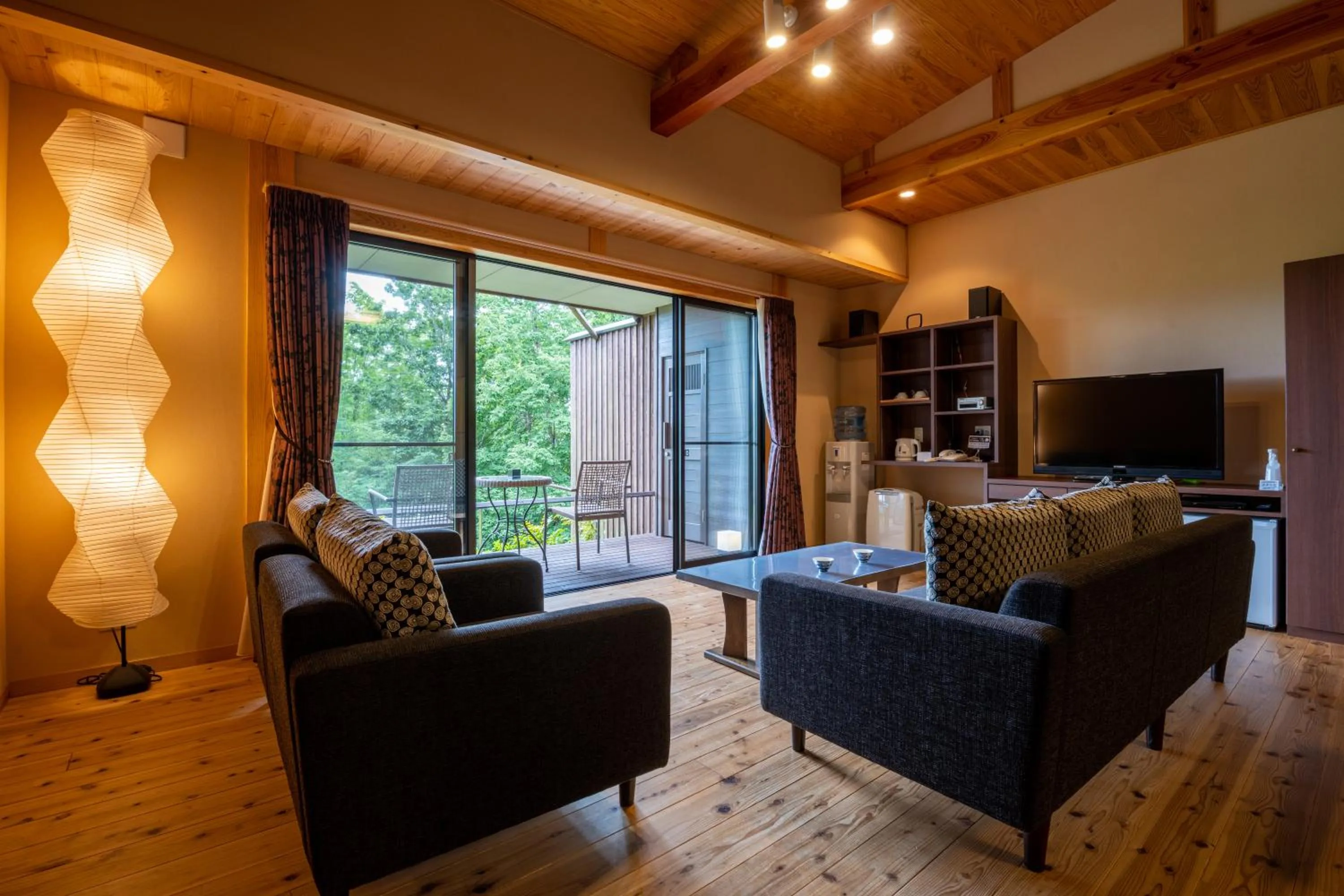 TV and multimedia in Kusayane no yado Ryunohige