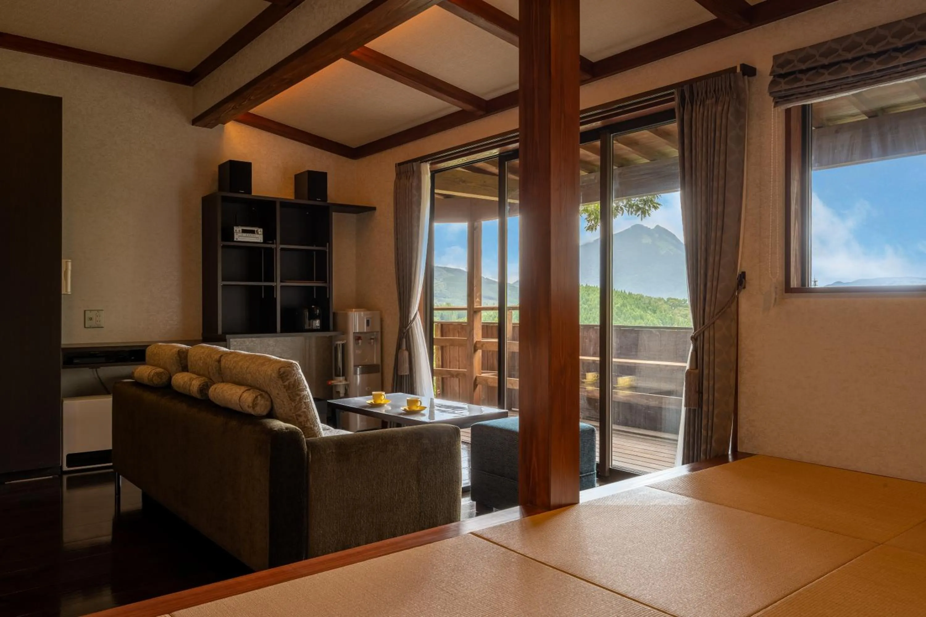 Living room in Kusayane no yado Ryunohige