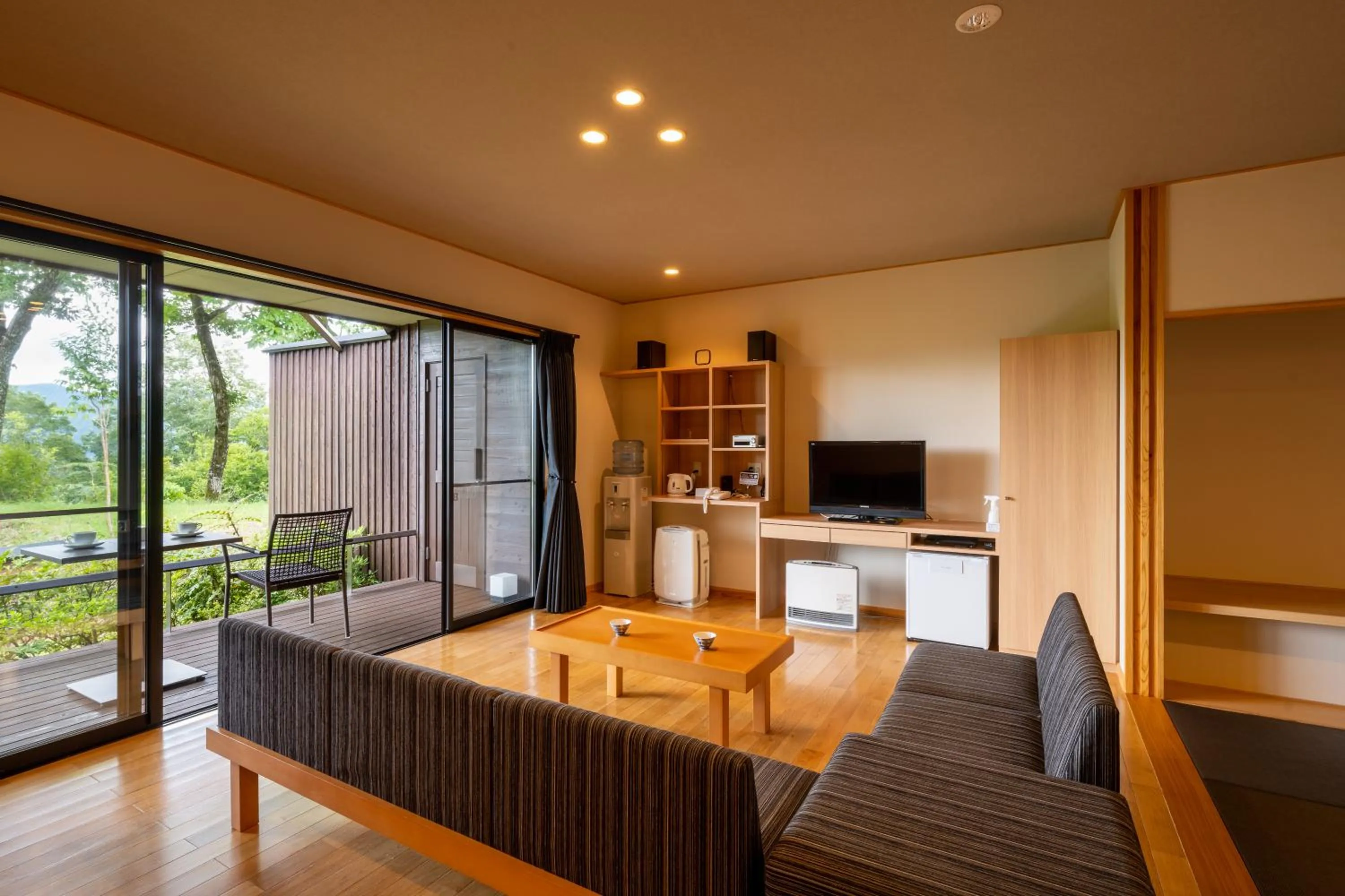 Communal lounge/ TV room in Kusayane no yado Ryunohige