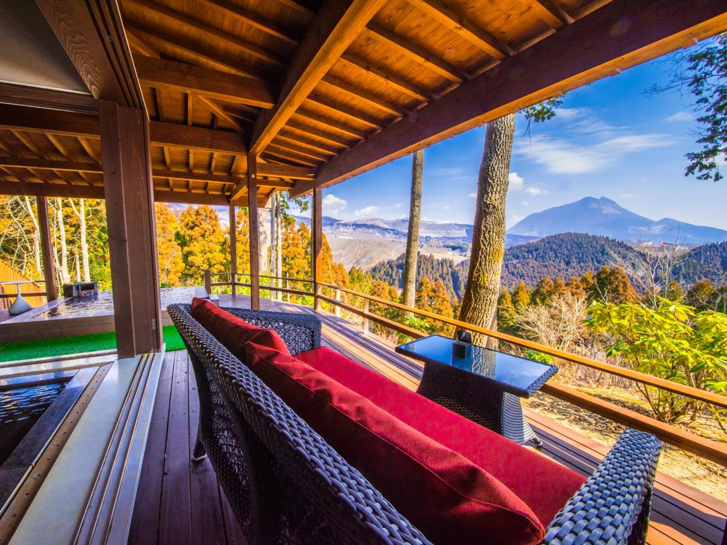 Mountain view in Kusayane no yado Ryunohige