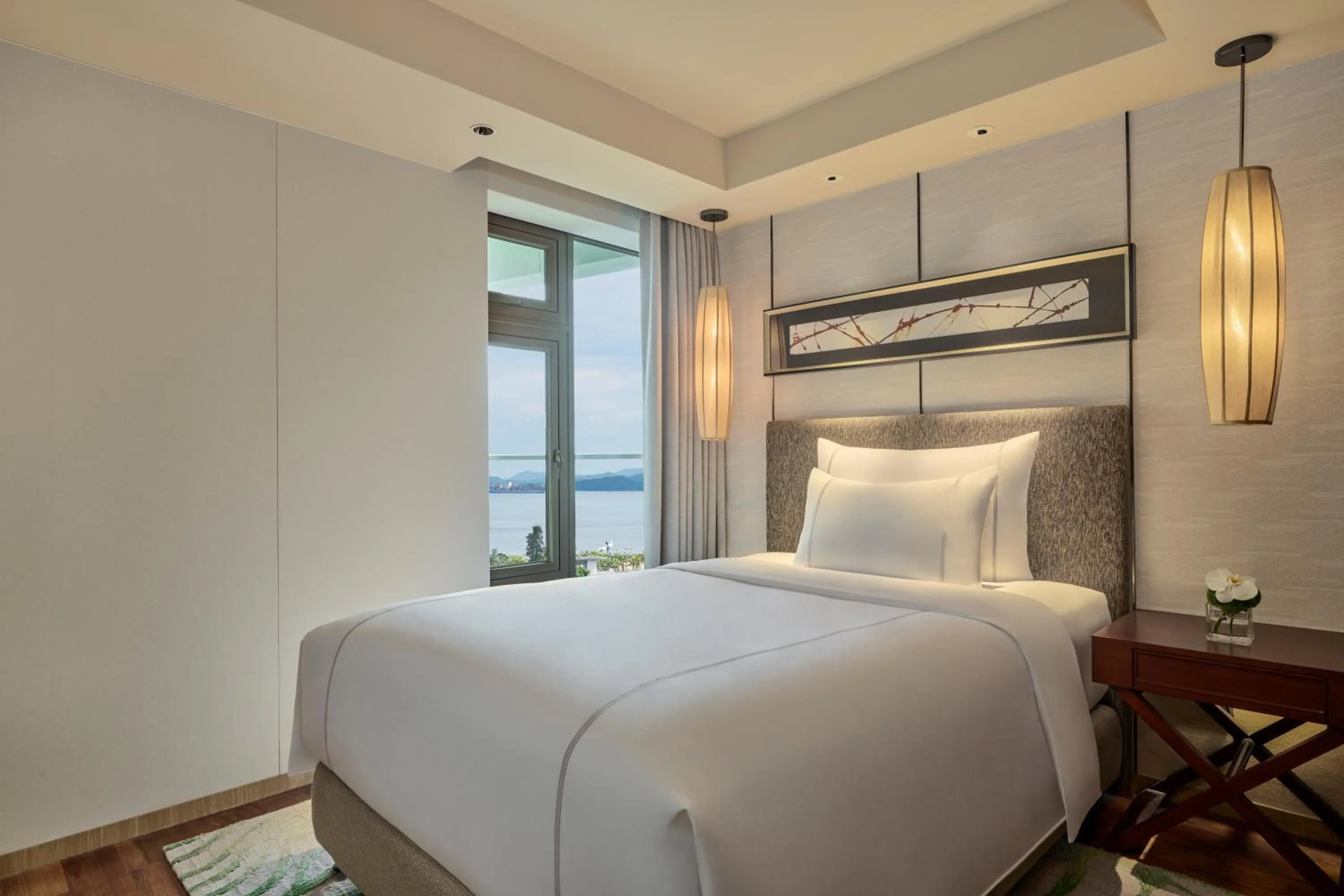 Bed in Shenzhen Dameisha Kingkey Palace Hotel