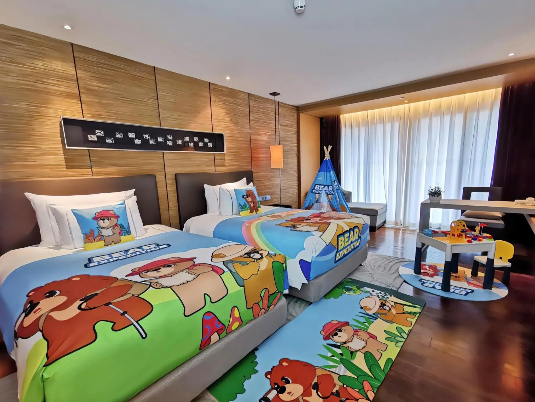 Bed in Shenzhen Dameisha Kingkey Palace Hotel