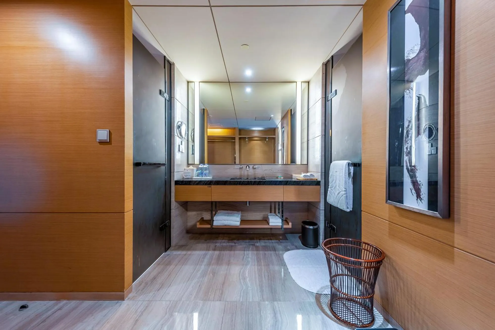 Bedroom, Bed in Shenzhen Dameisha Kingkey Palace Hotel