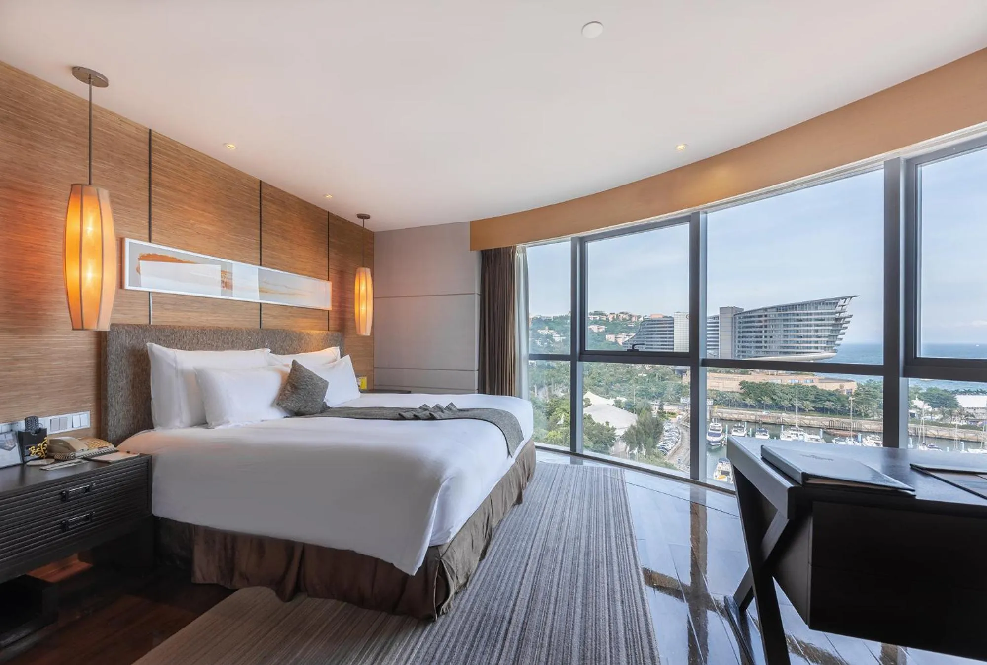 Bed in Shenzhen Dameisha Kingkey Palace Hotel