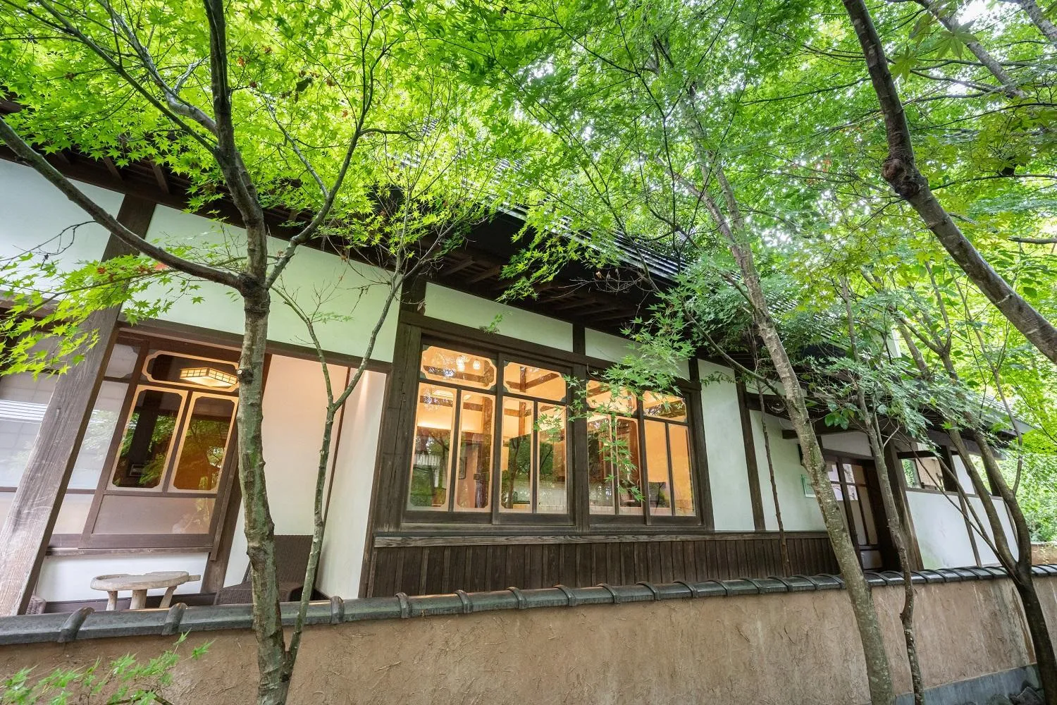 Property building in Nihon-no-Ashitaba