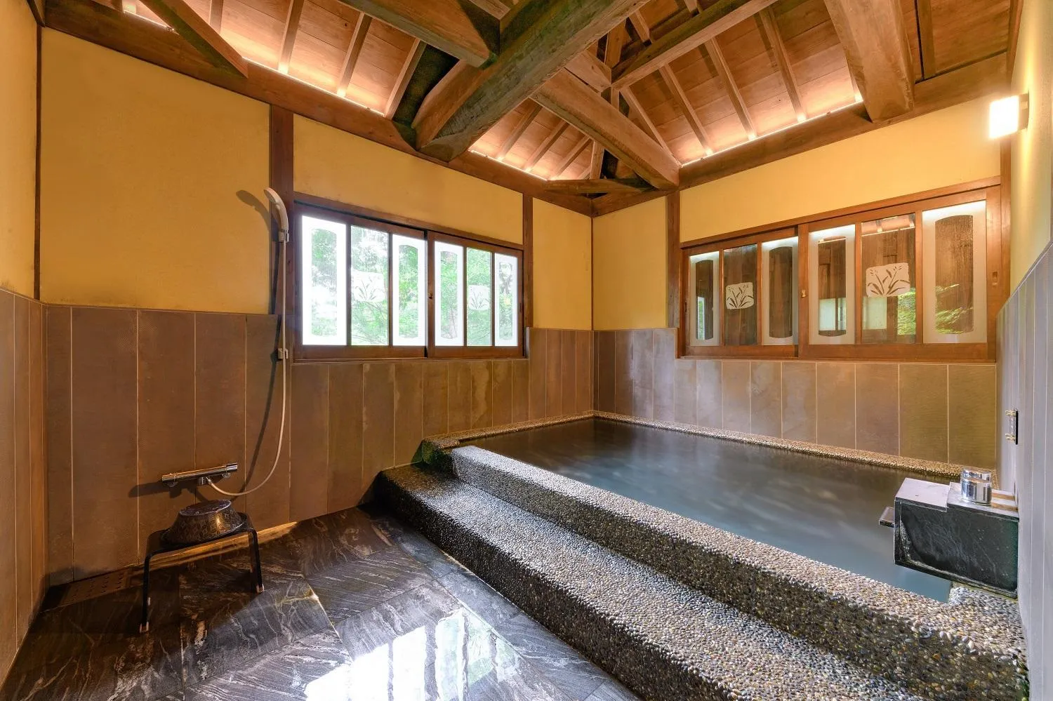 Hot Spring Bath in Nihon-no-Ashitaba
