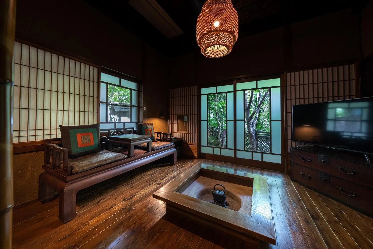 Living room, Bed in Nihon-no-Ashitaba