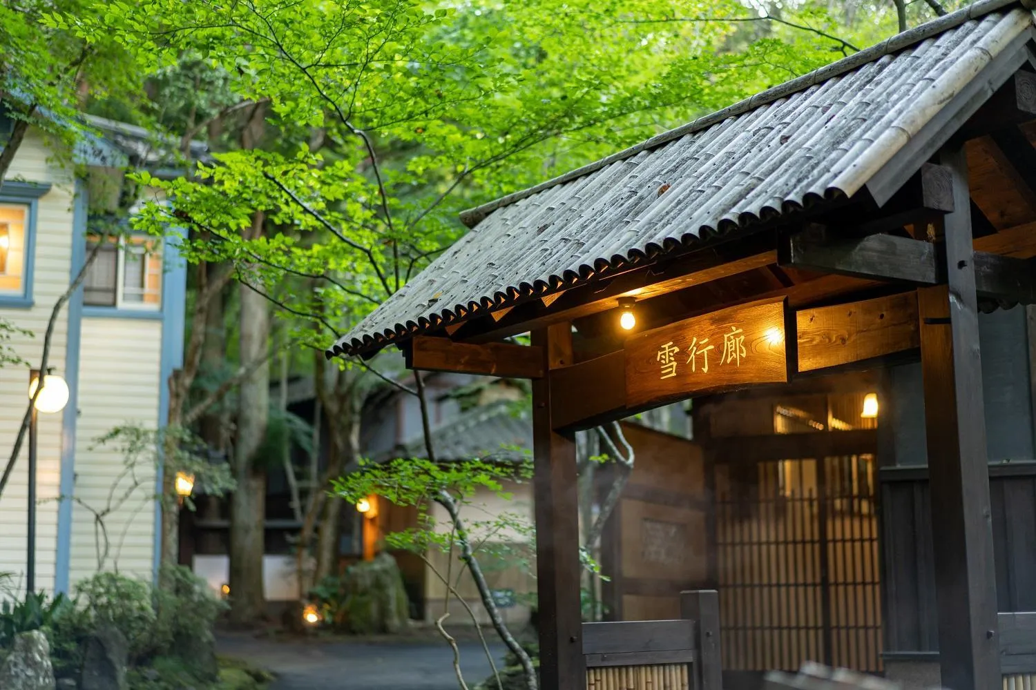 Property building in Nihon-no-Ashitaba