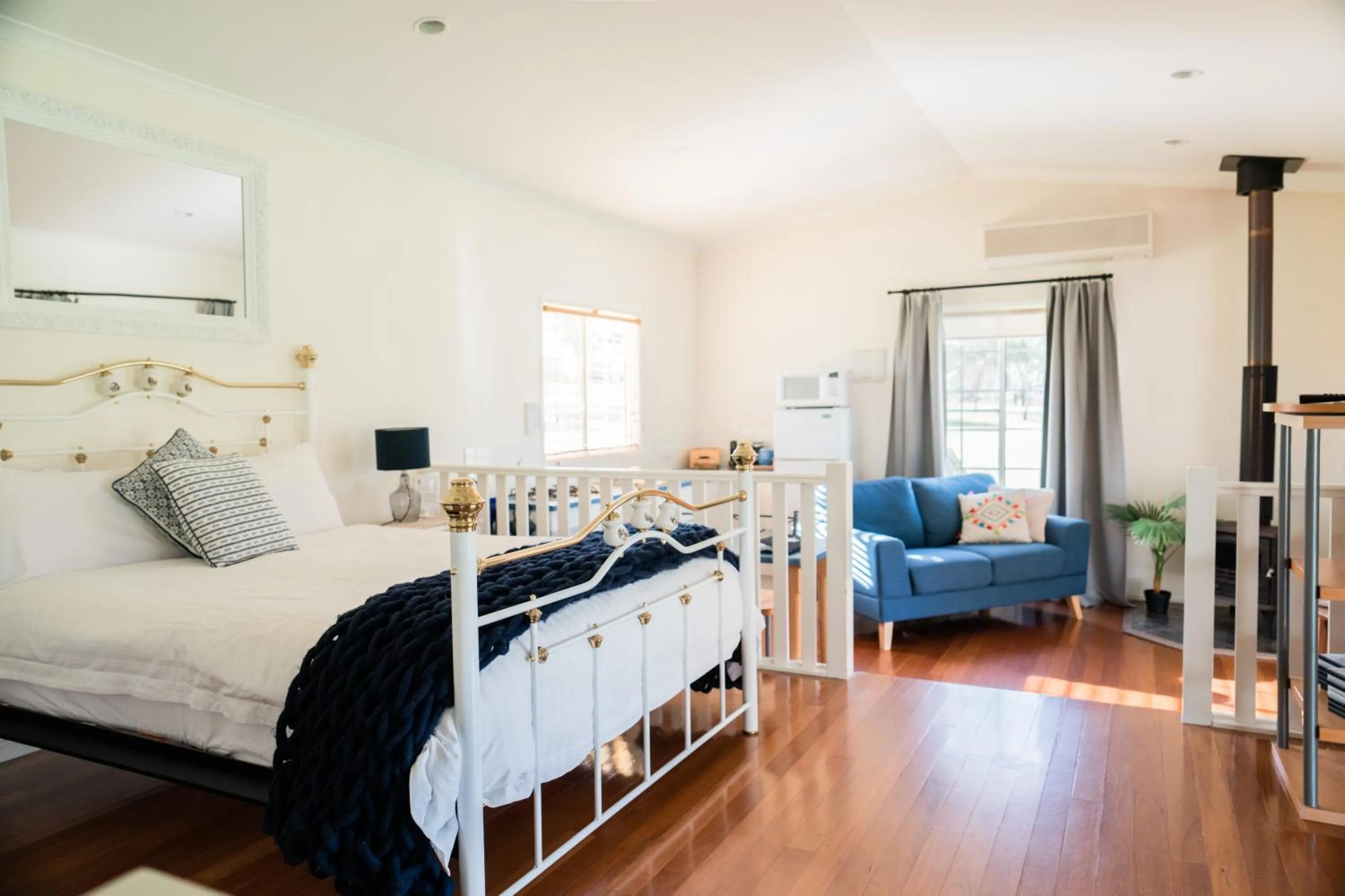 Bed in Granite Gardens Cottages & Lake Retreat